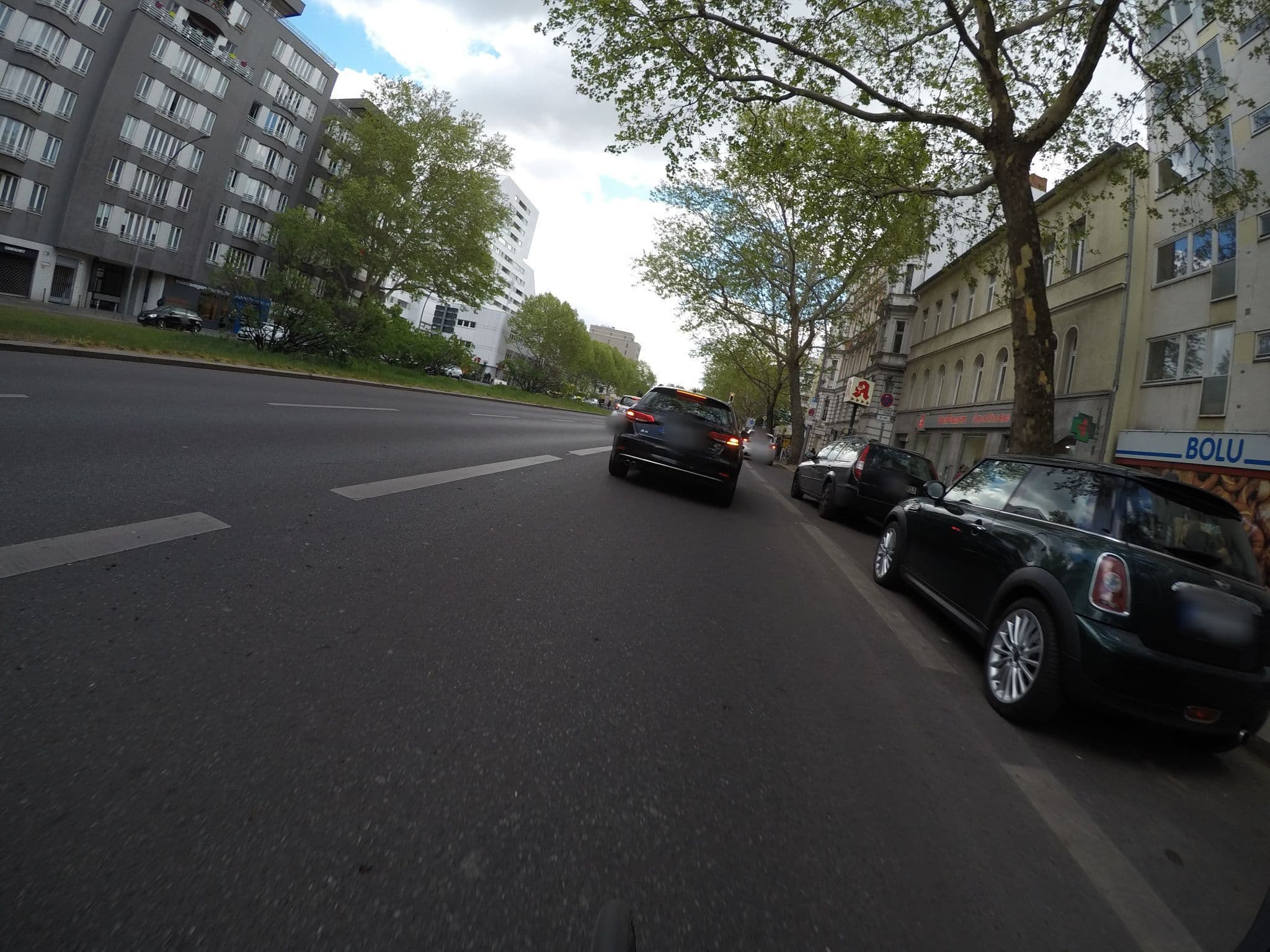Street view near Centro Hotel Kurfürstendamm, Schöneberg — © kartonage (CC BY-SA · Mapillary)