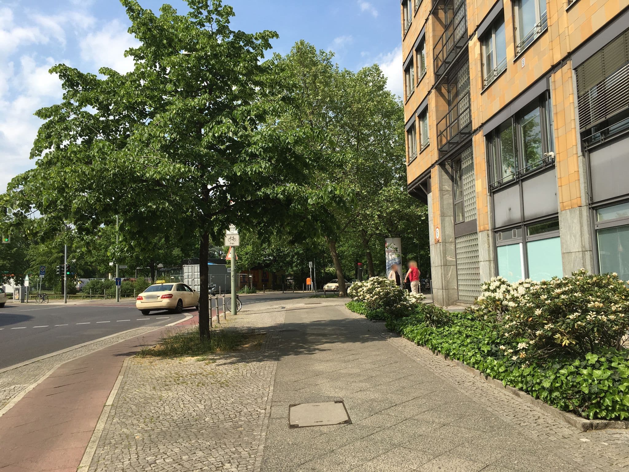 Street view near Hotel Gym, Schöneberg — © goobersmash (CC BY-SA · Mapillary)