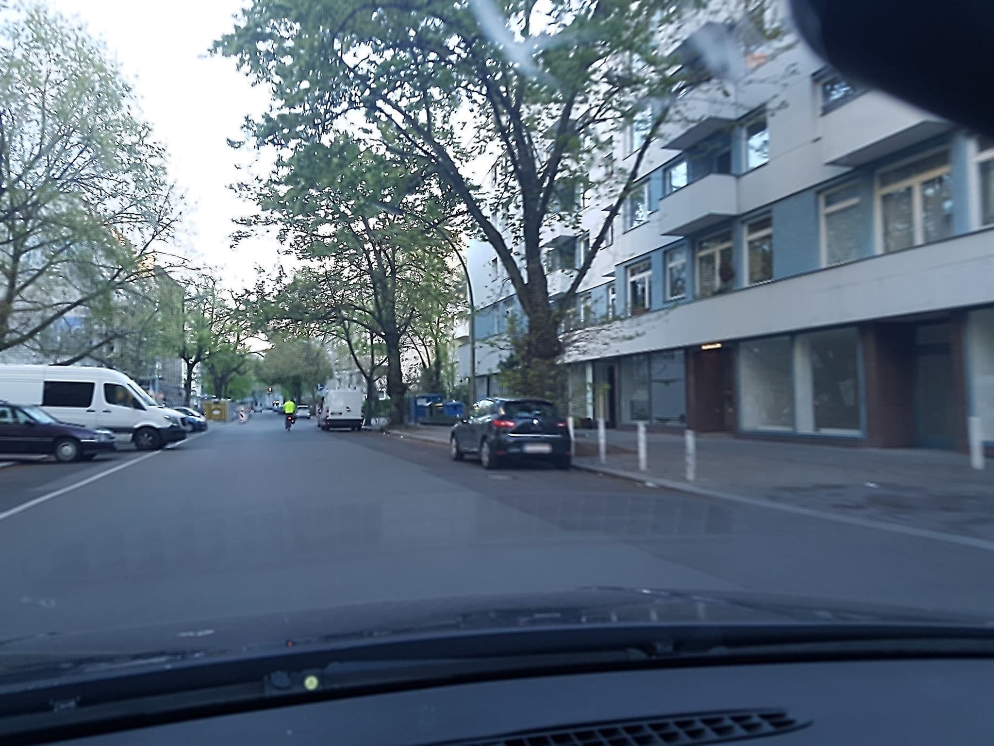 Street view near Parkapartments - Berlin, Schöneberg — © atpl_pilot (CC BY-SA · Mapillary)