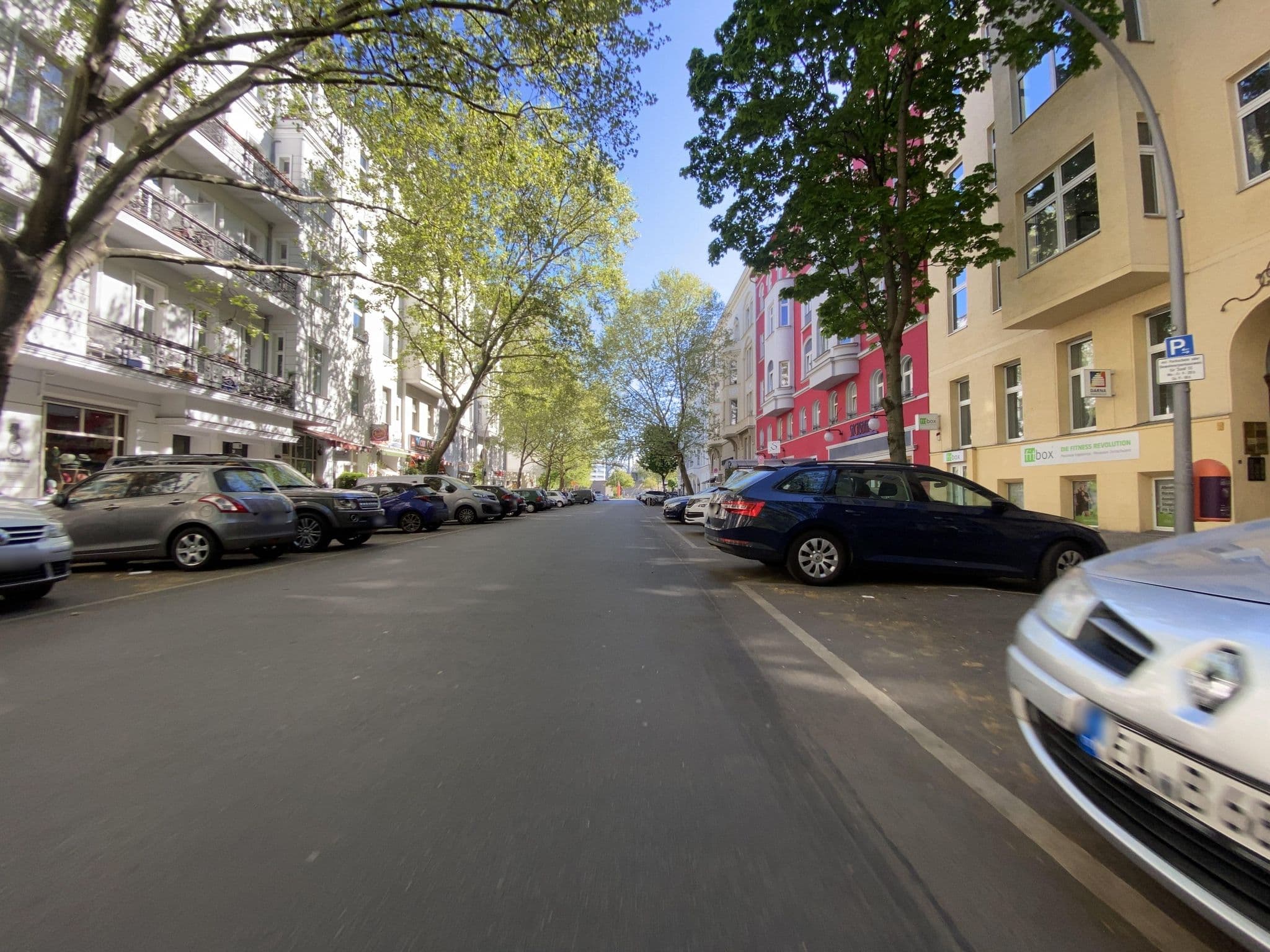 Street view near Nollendorf Apartments Motzstraße, Schöneberg — © eserte (CC BY-SA · Mapillary)
