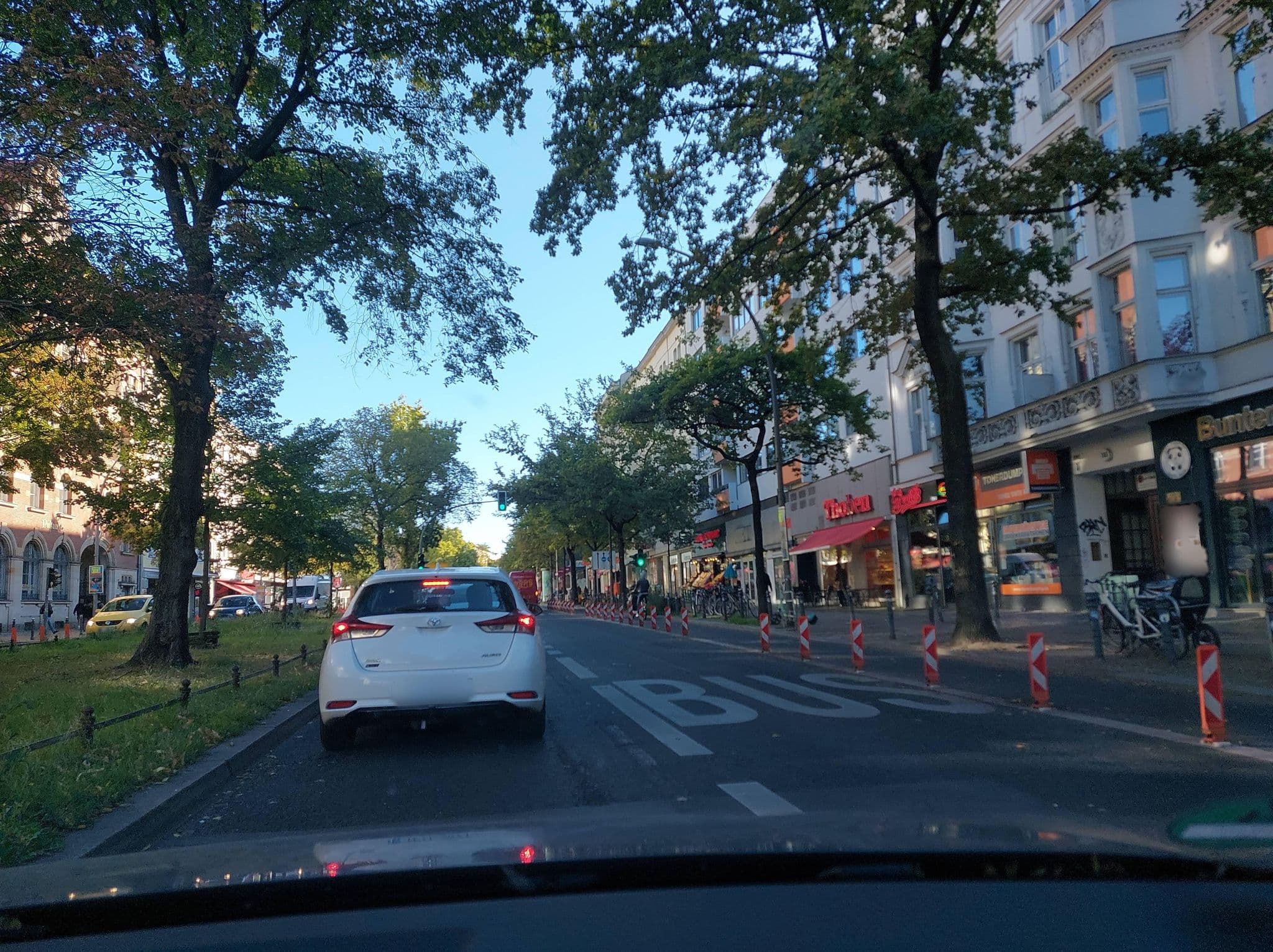 Street view near mD-Hotel Schöneberg, Schöneberg — © DBSEV_SBB (CC BY-SA · Mapillary)