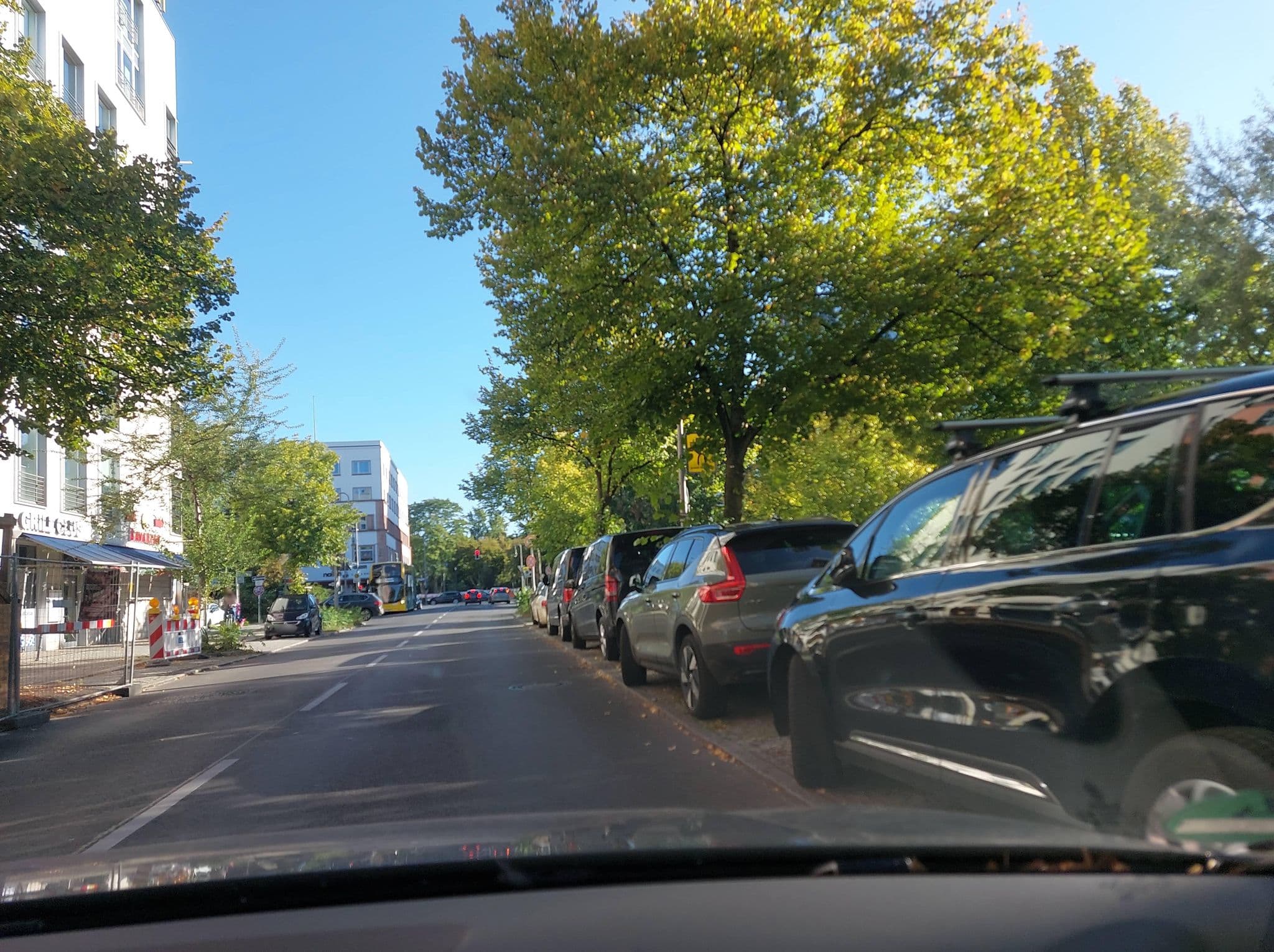 Street view near Mövenpick Lobby Bar, Kreuzberg — © DBSEV_SBB (CC BY-SA · Mapillary)