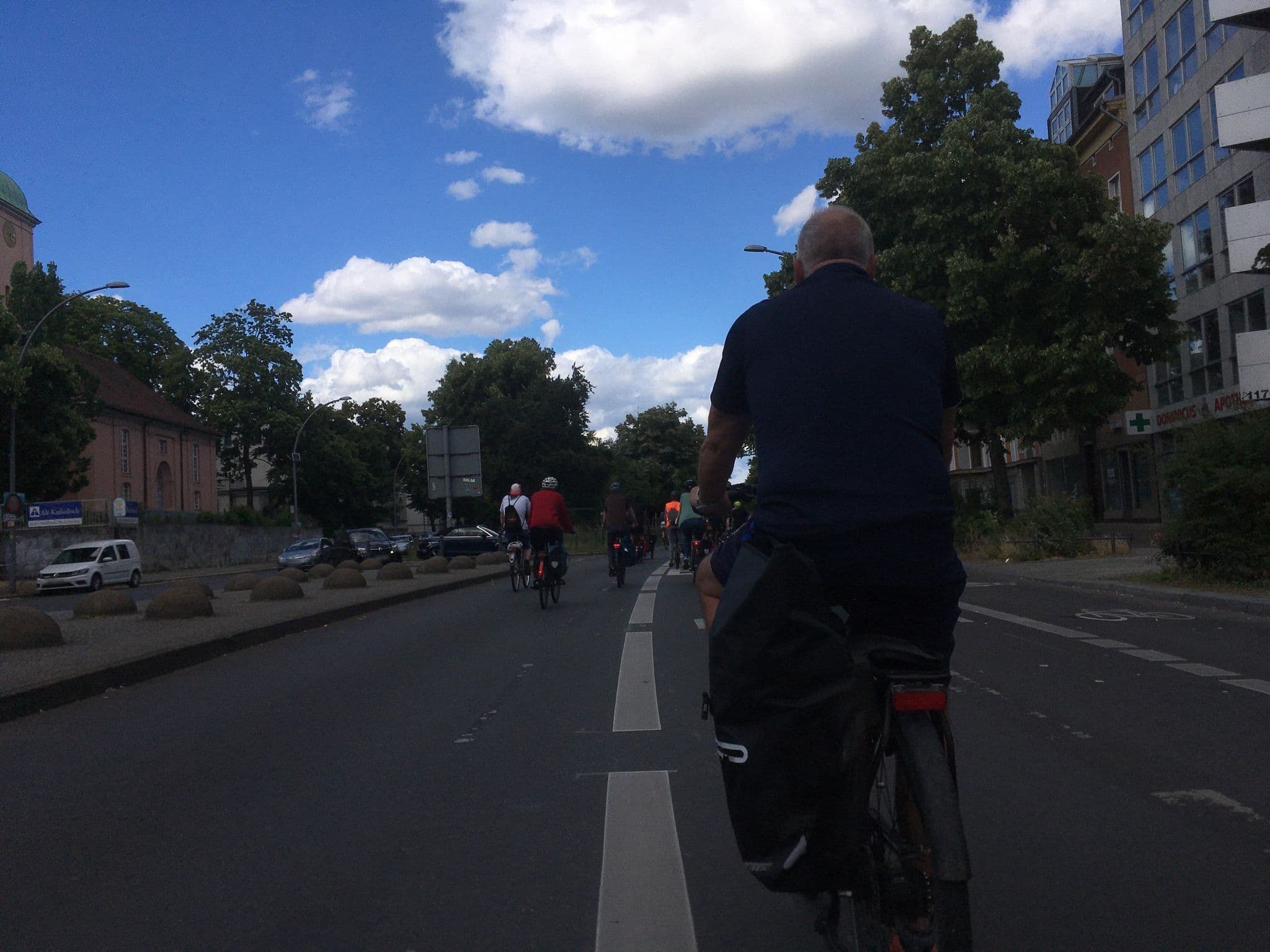 Street view near Apartments Victoria, Schöneberg — © carlheinz (CC BY-SA · Mapillary)