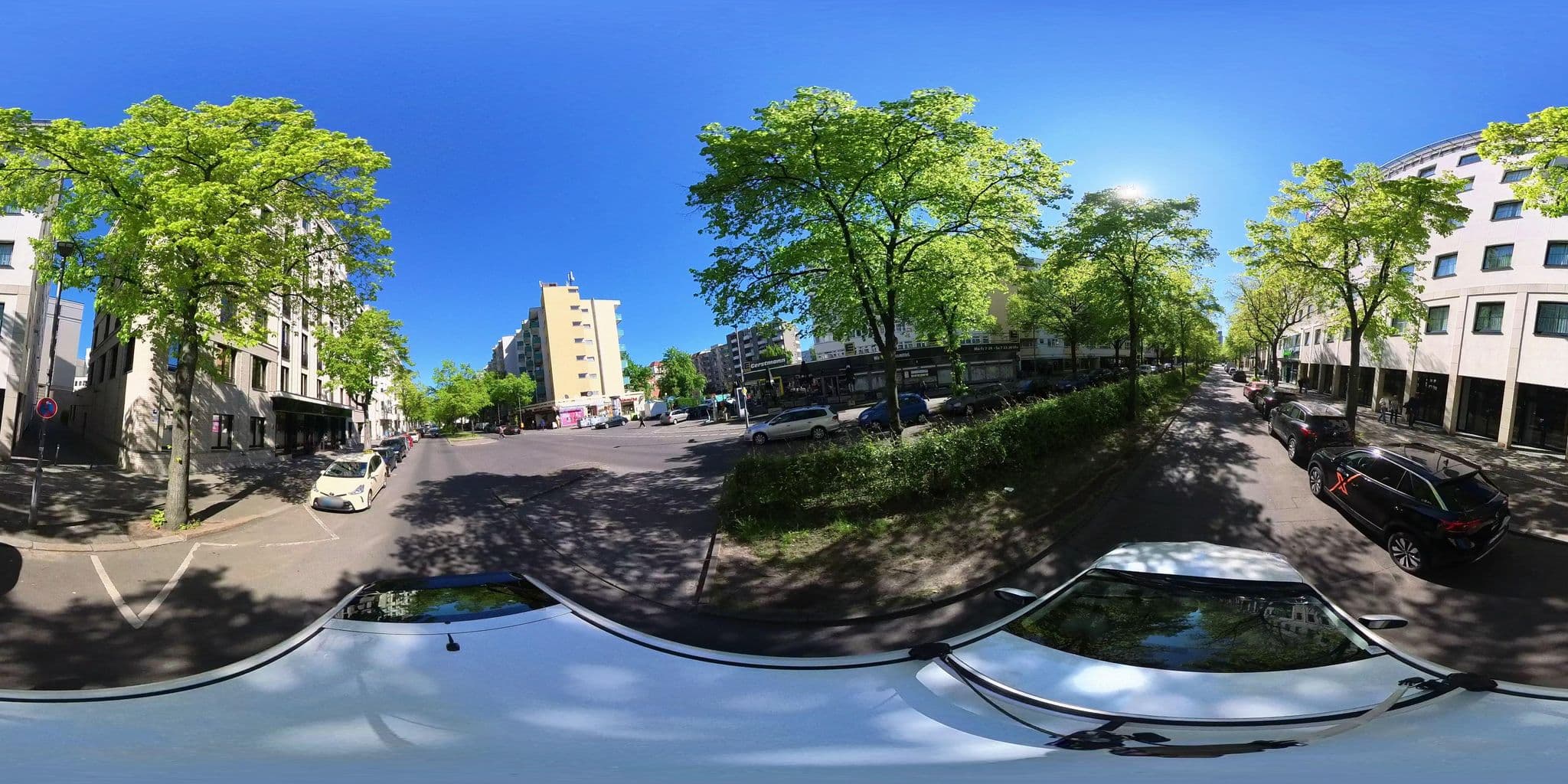 Street view near Holiday Inn Express, Kreuzberg — © osmplus_org (CC BY-SA · Mapillary)