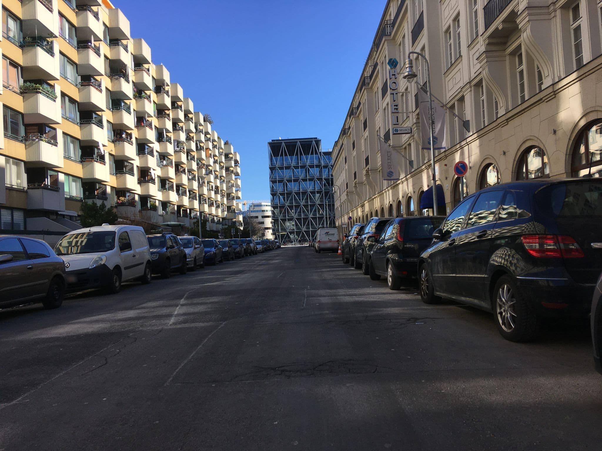 Street view near Novum Hotels Holding GmbH, Kreuzberg — © eserte (CC BY-SA · Mapillary)