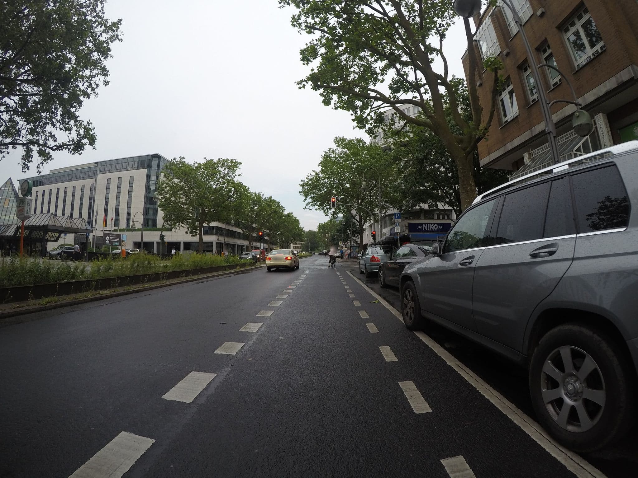 Street view near Dorint Hotel Convention Center Berlin, Schöneberg — © dl7auq (CC BY-SA · Mapillary)