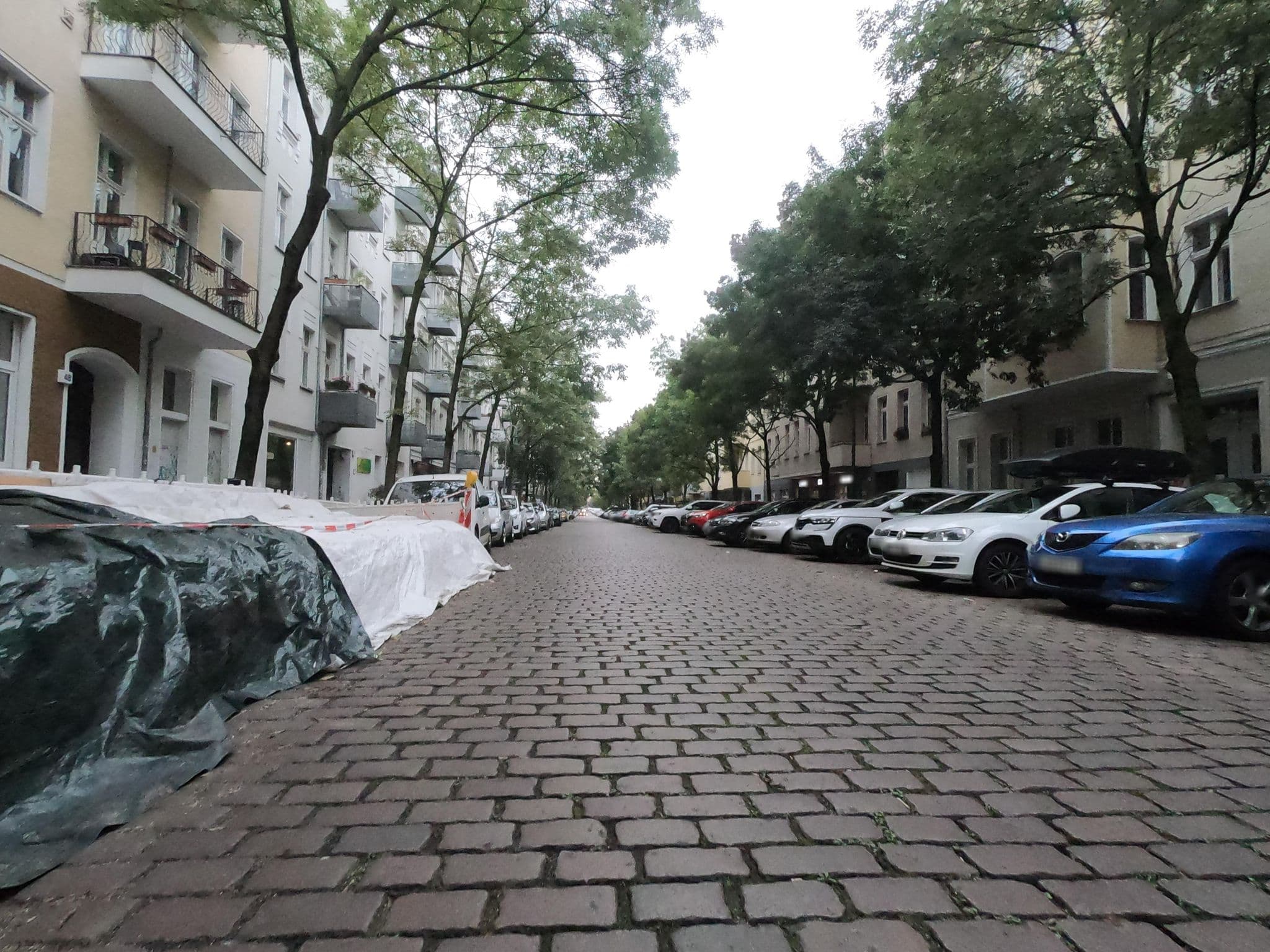 Street view near Hotel Abell, Gesundbrunnen — © carlheinz (CC BY-SA · Mapillary)