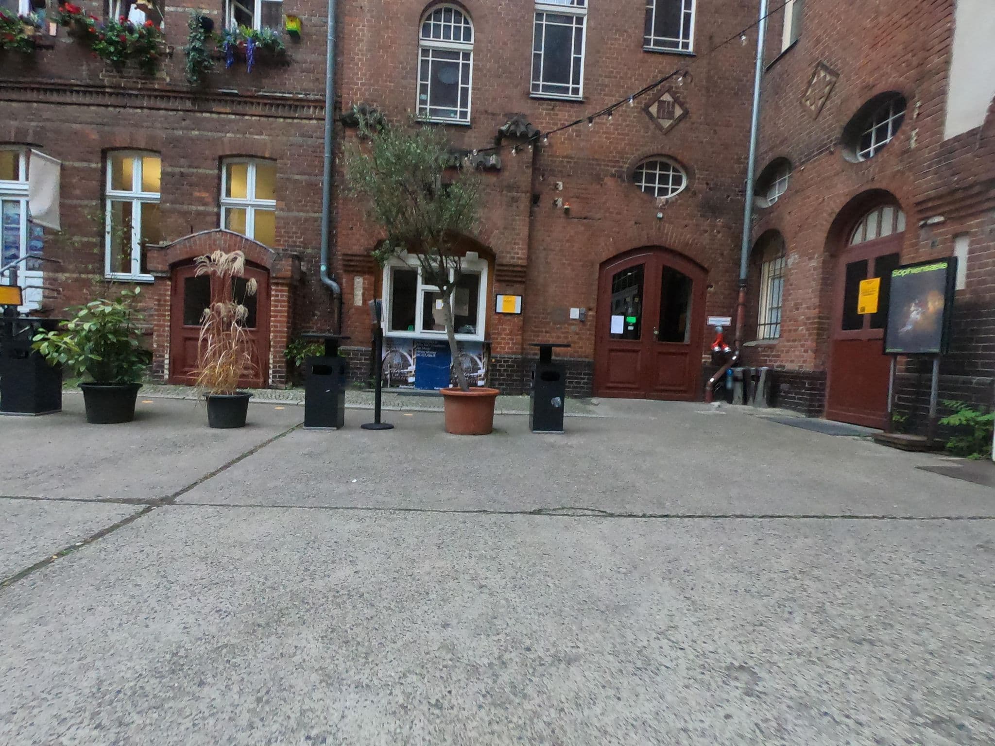 Street view near CVJM Begegnungsstätte Sophienhof, Berlin — © carlheinz (CC BY-SA · Mapillary)
