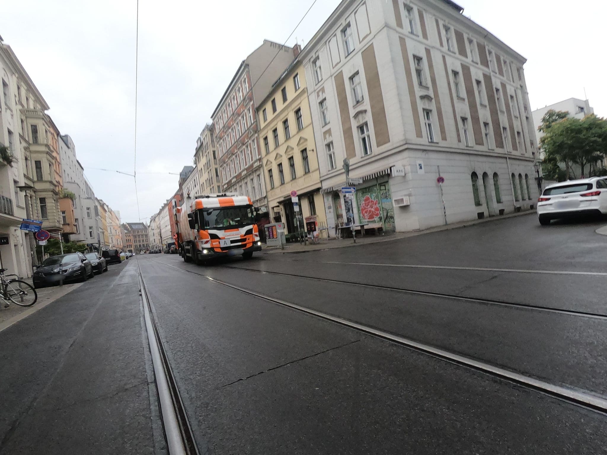Street view near Flower's Berlin by limehome, Berlin — © carlheinz (CC BY-SA · Mapillary)