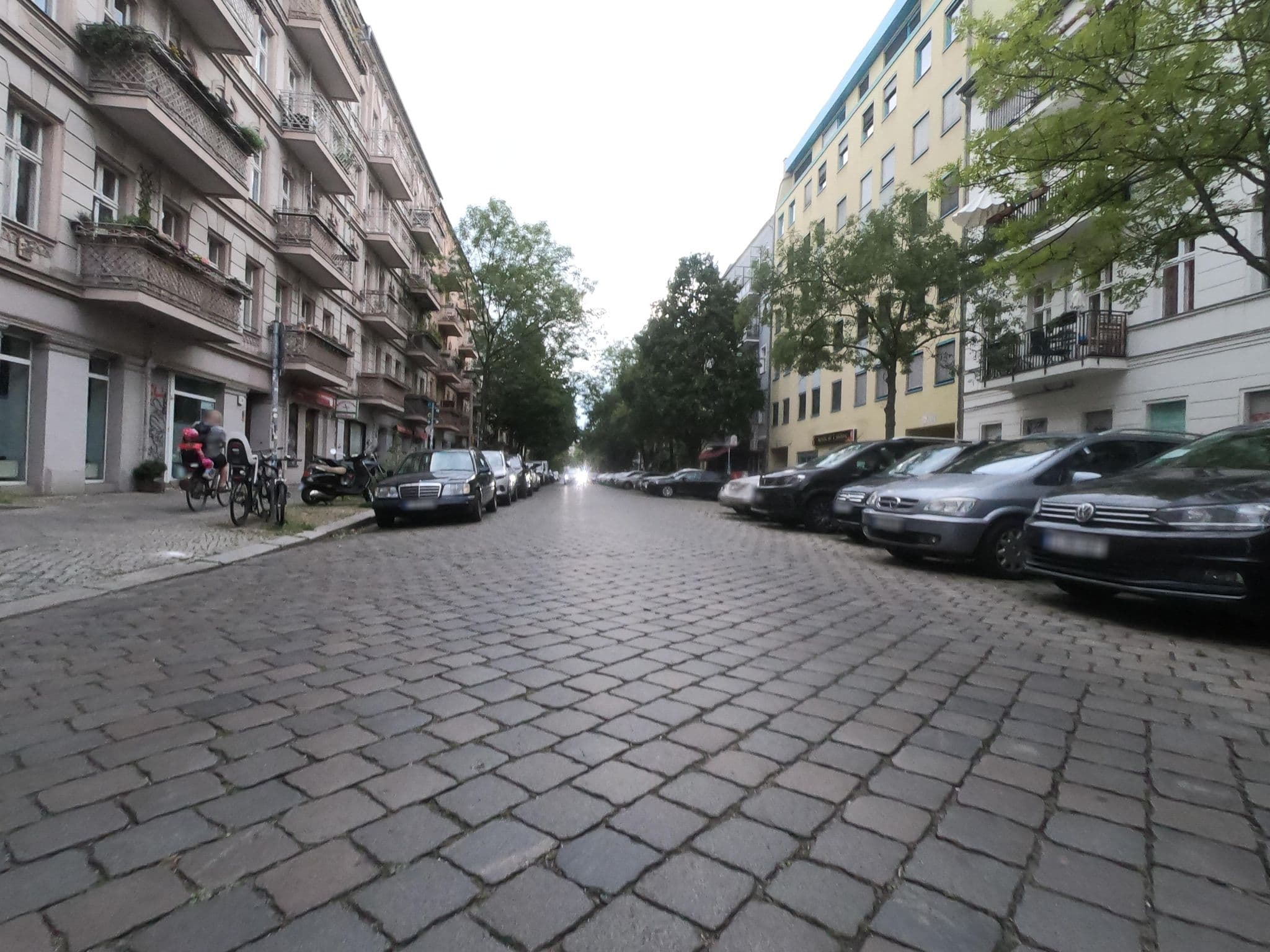Street view near Paul-Robeson 47B, Prenzlauer Berg — © carlheinz (CC BY-SA · Mapillary)