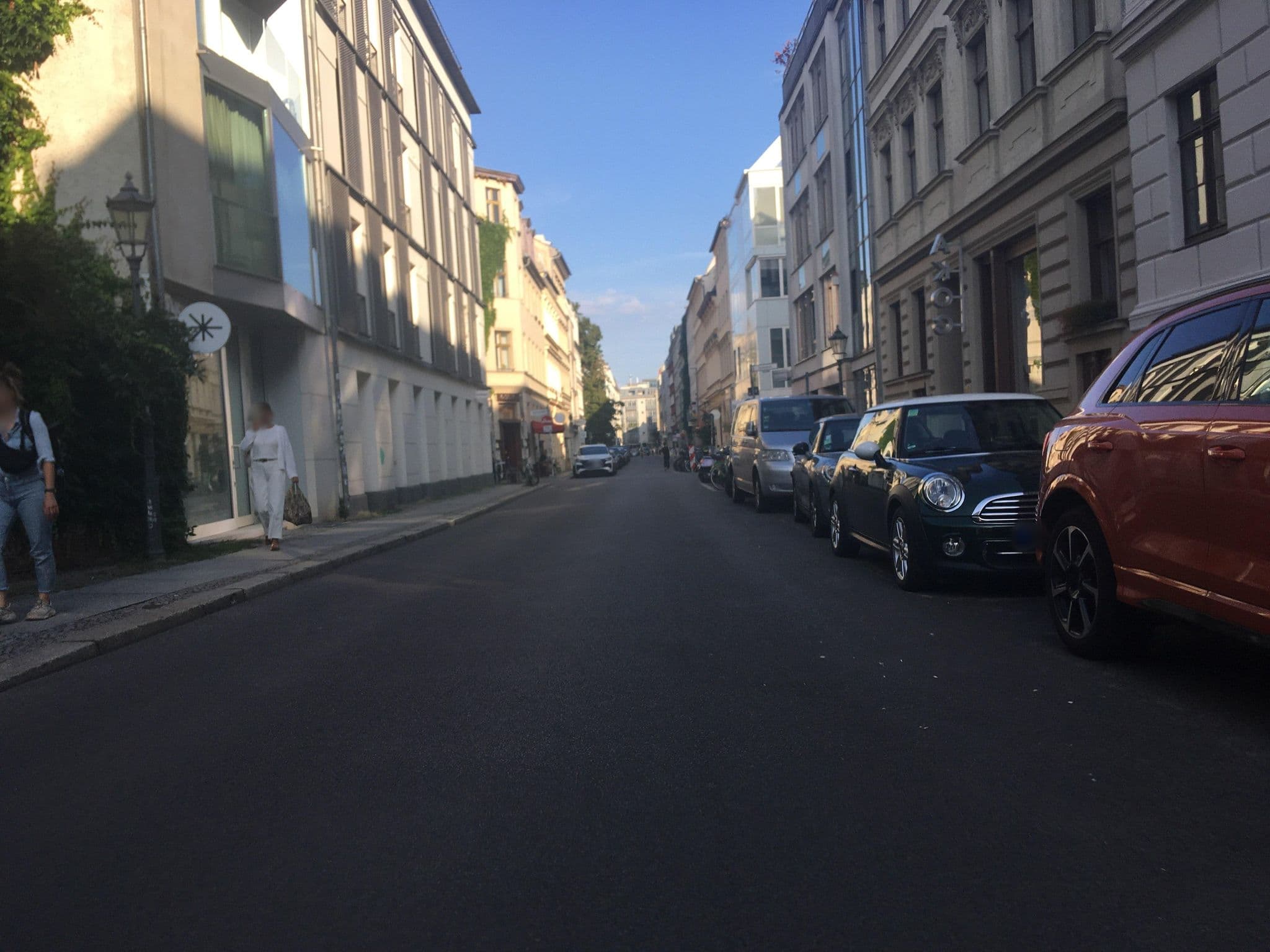 Street view near Pension am Fernsehturm, Berlin — © carlheinz (CC BY-SA · Mapillary)