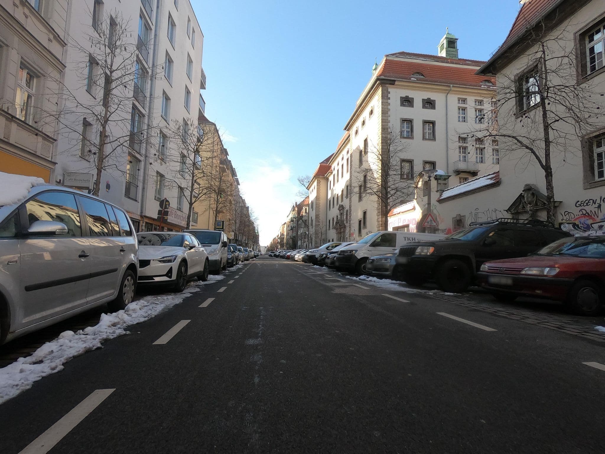 Street view near Dawidow Lili Zimmervermietung, Friedrichshain — © carlheinz (CC BY-SA · Mapillary)