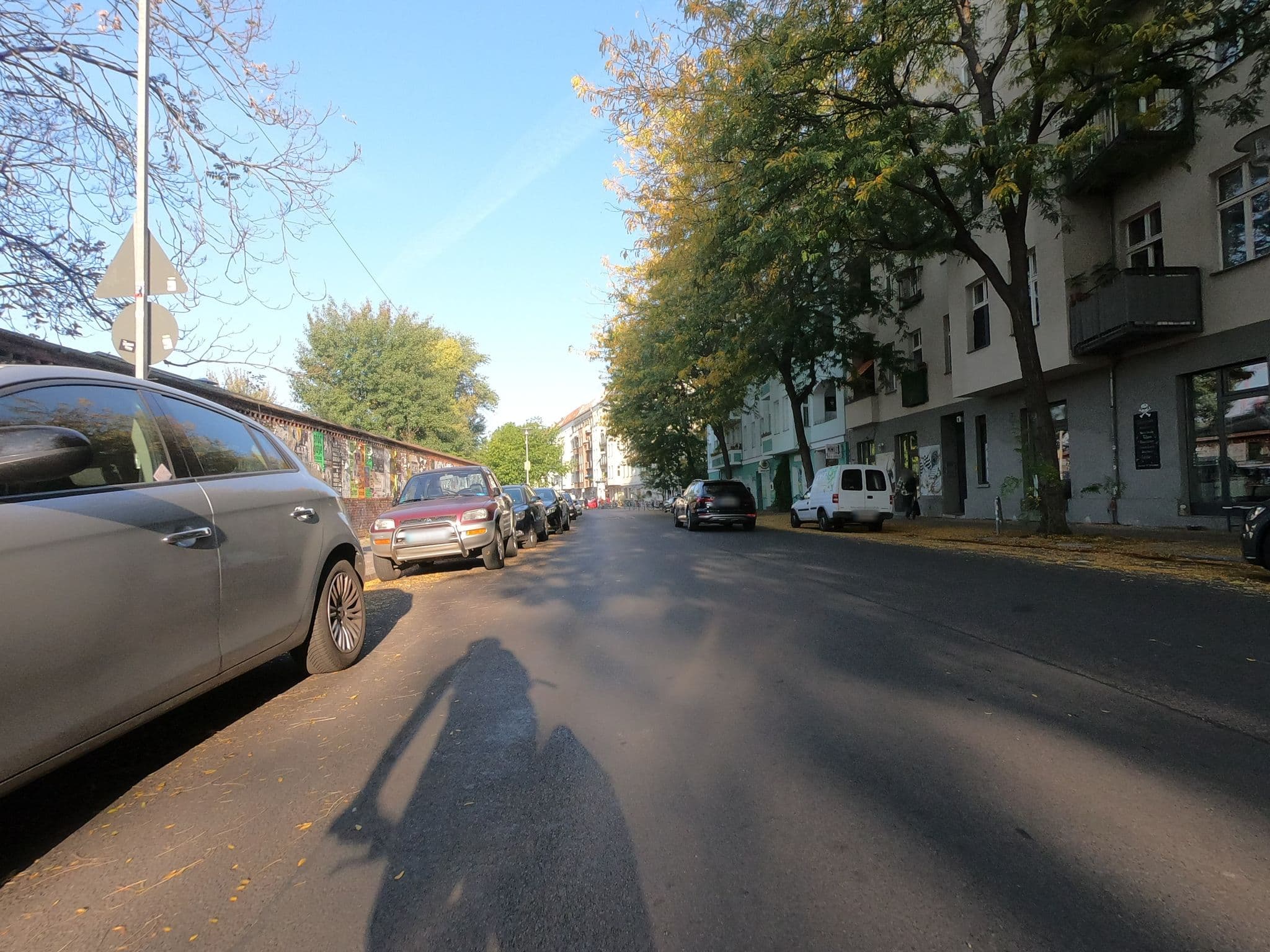 Street view near Pension Schubart am Boxhagener Platz, Friedrichshain — © carlheinz (CC BY-SA · Mapillary)