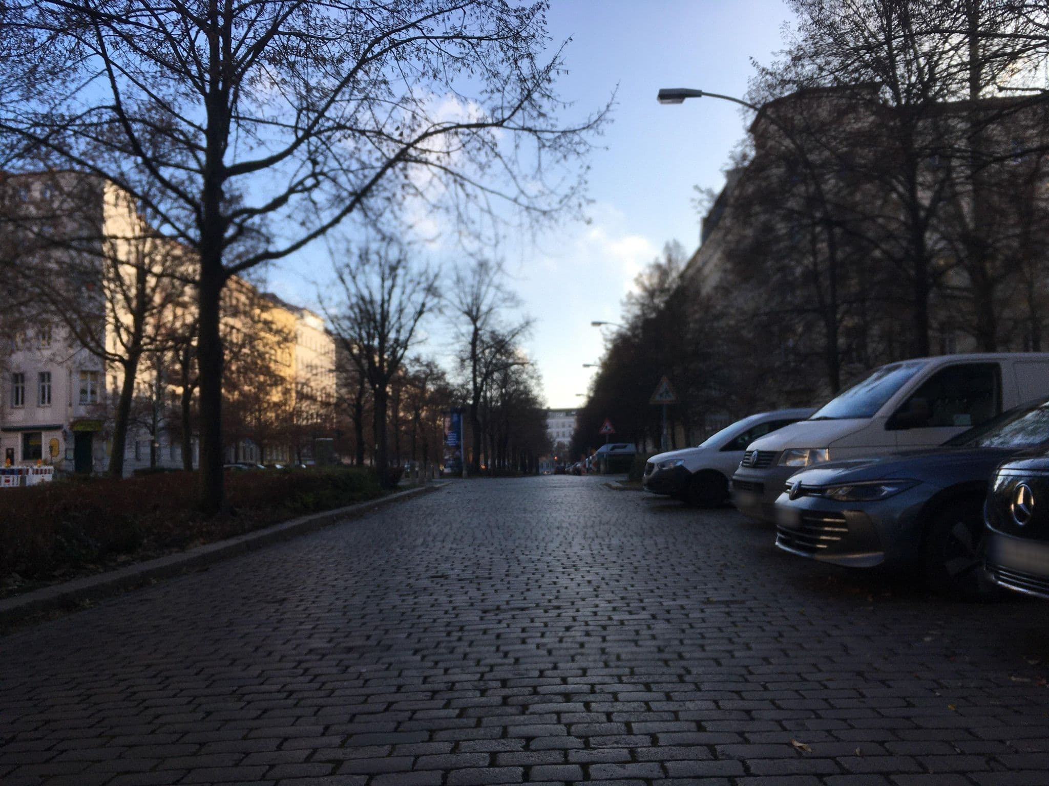 Street view near Old Town Apartments GmbH, Berlin — © carlheinz (CC BY-SA · Mapillary)
