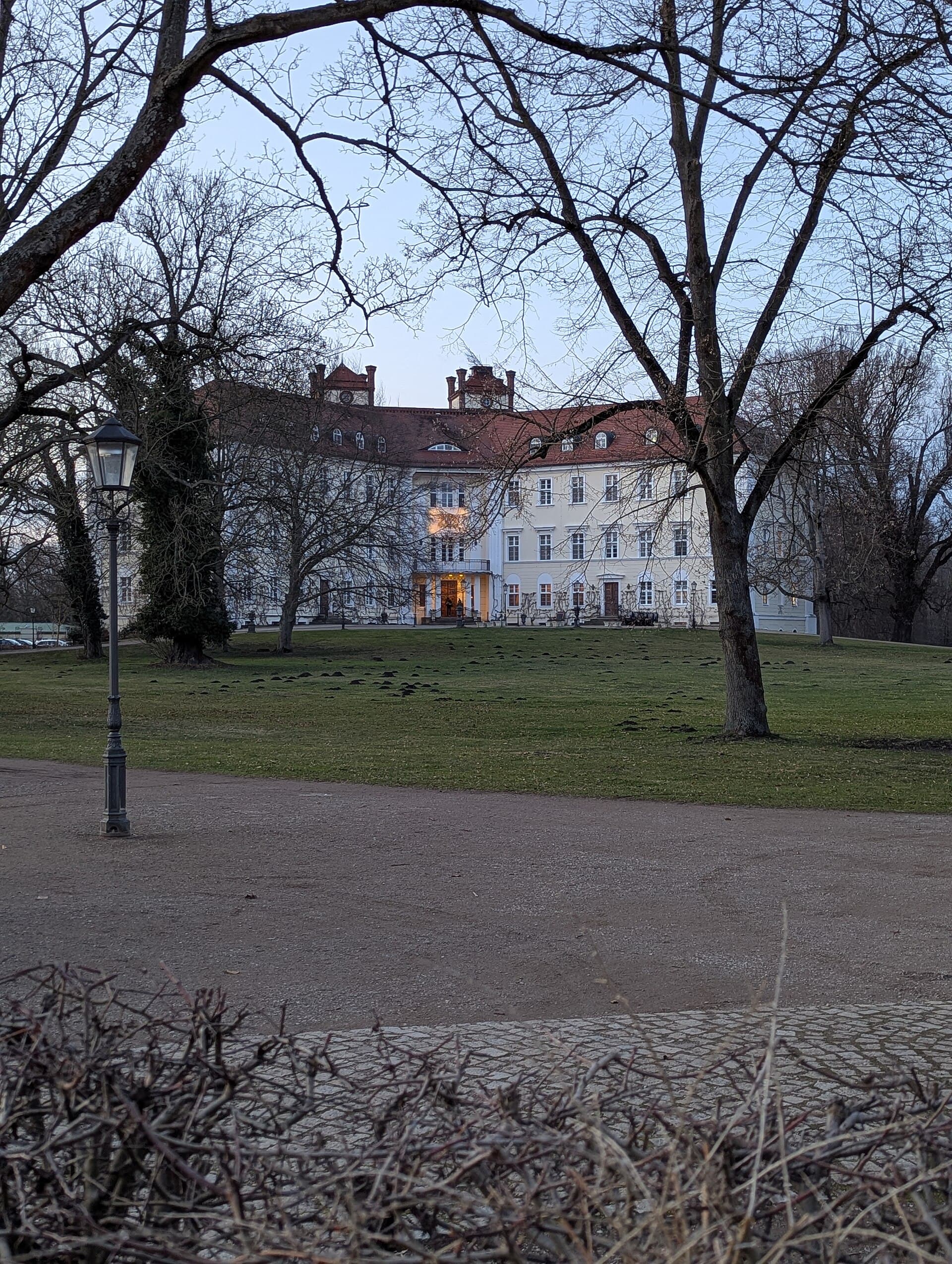 Schloss Lübbenau (via Wikimedia Commons, CC BY-SA 4.0)