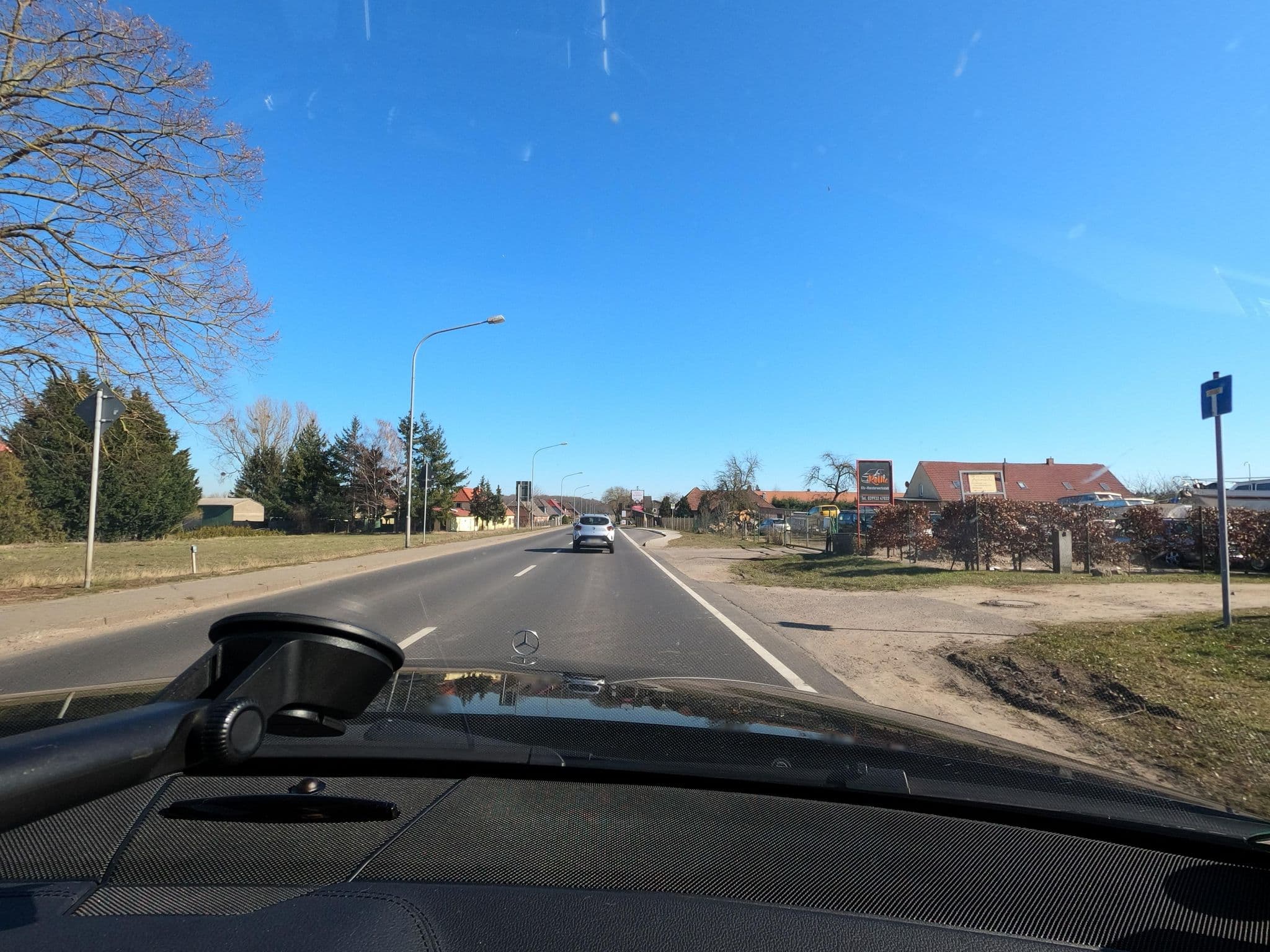 Street view near Zur Schmiede Landhotel & Gasthof, Malchow — © saschahaberkorn (CC BY-SA · Mapillary)