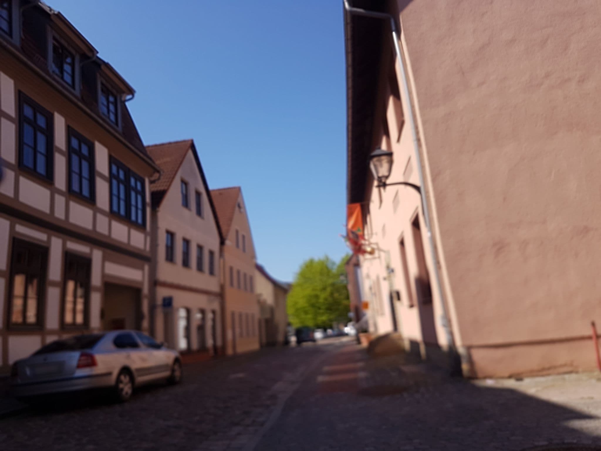 Street view near MB Hotelbetriebsgesellschaft Hotel, Waren — © mkw (CC BY-SA · Mapillary)
