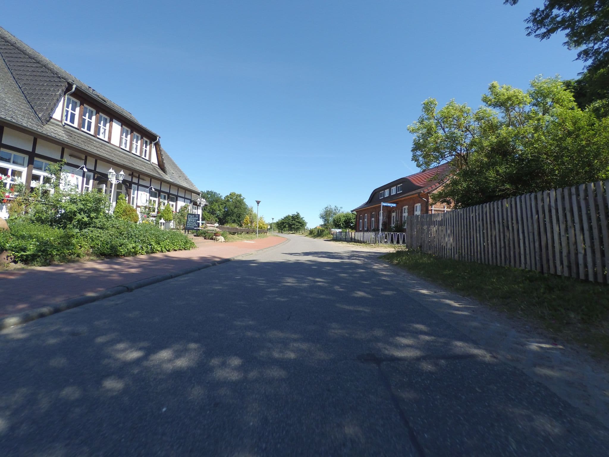 Street view near Landhotel Rosenhof, Plau am See — © peewee32 (CC BY-SA · Mapillary)