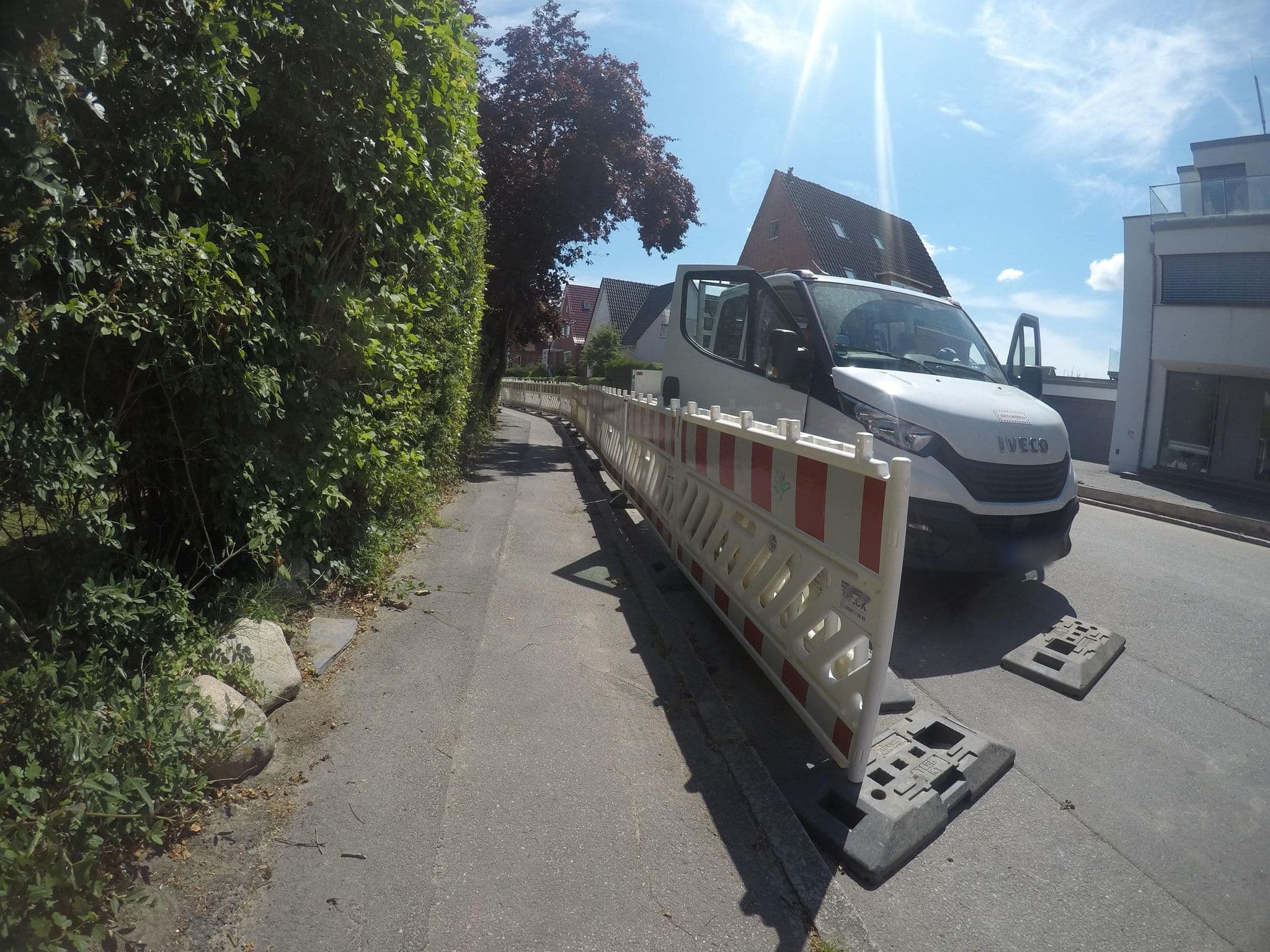 Street view near Haus Rolofshagen, Warnemünde — © mfa (CC BY-SA · Mapillary)