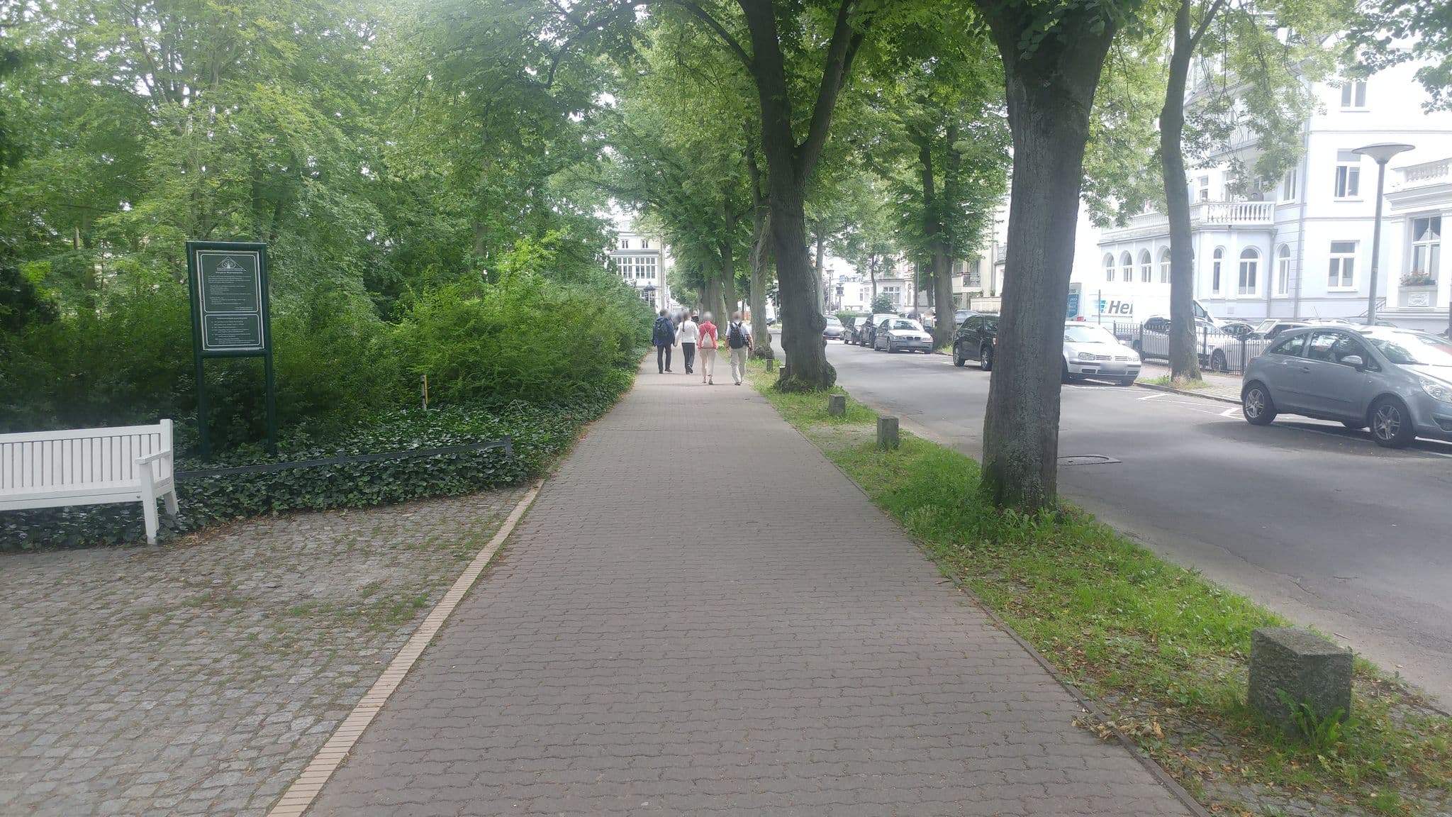 Street view near Kurparkhotel, Warnemünde — © thx (CC BY-SA · Mapillary)