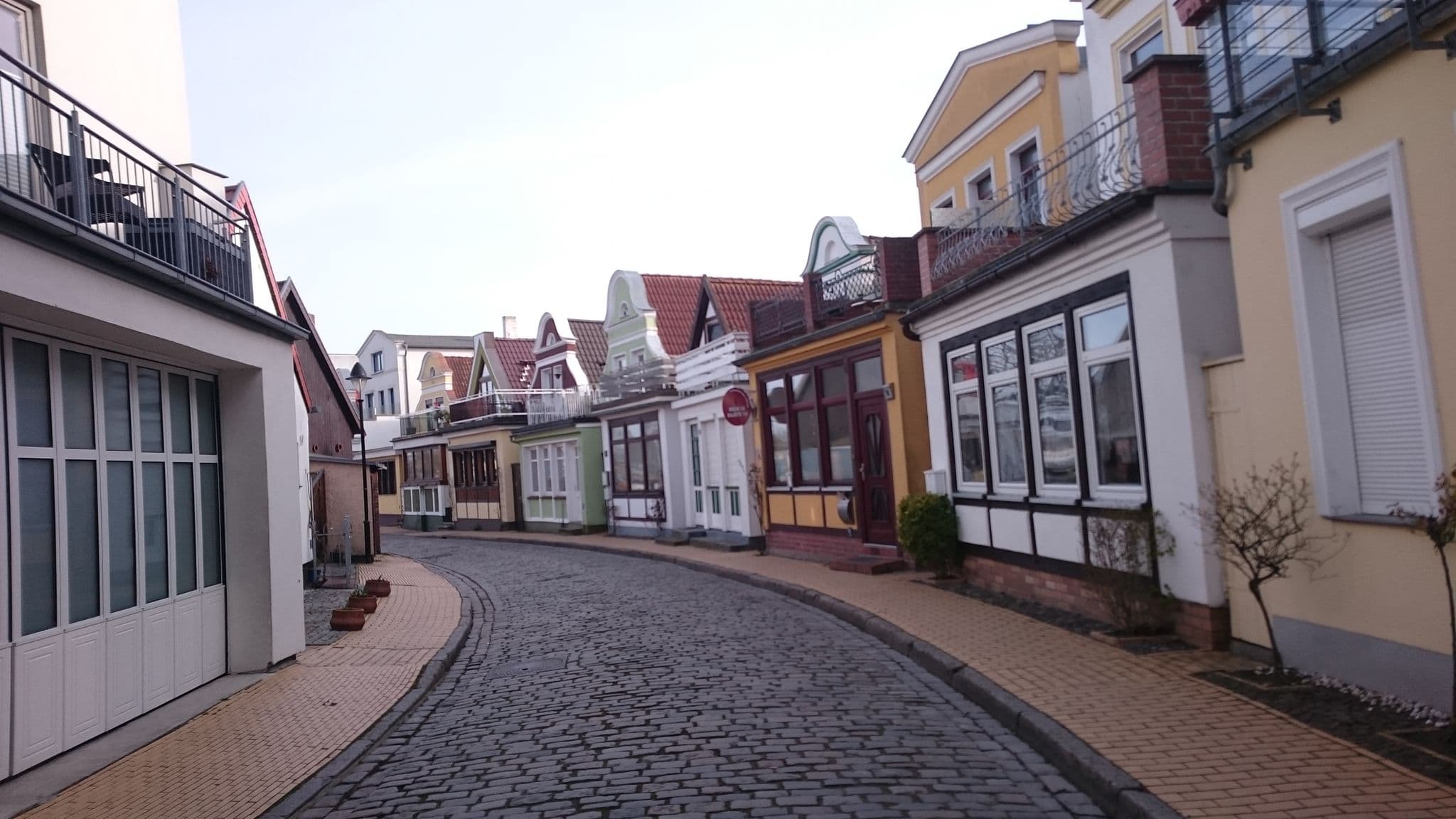 Street view near Ferienwohnung Scholwin Warnemuende, Warnemünde — © thx (CC BY-SA · Mapillary)