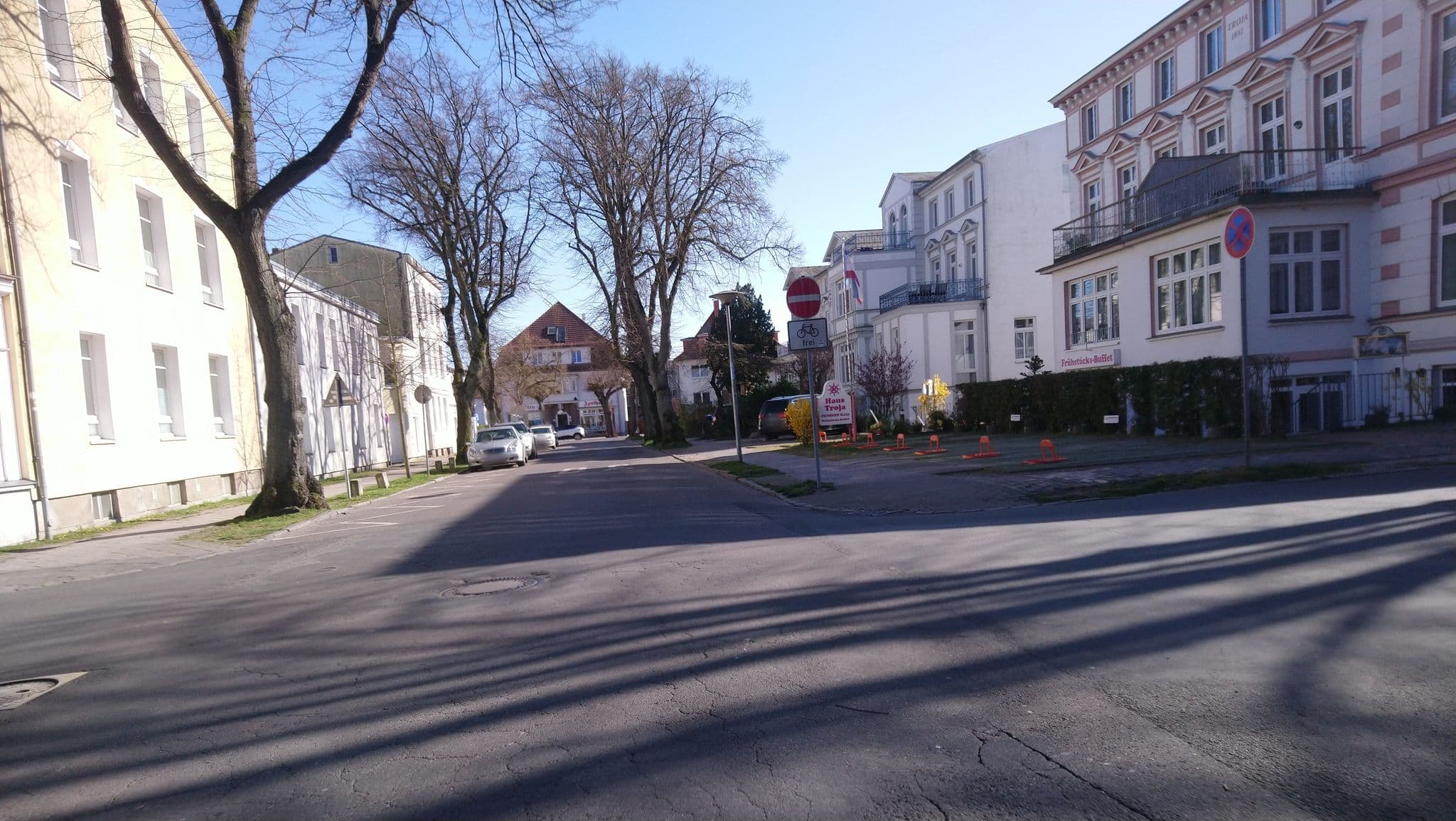 Street view near Boog Annette Haus Louise, Warnemünde — © 8of9 (CC BY-SA · Mapillary)