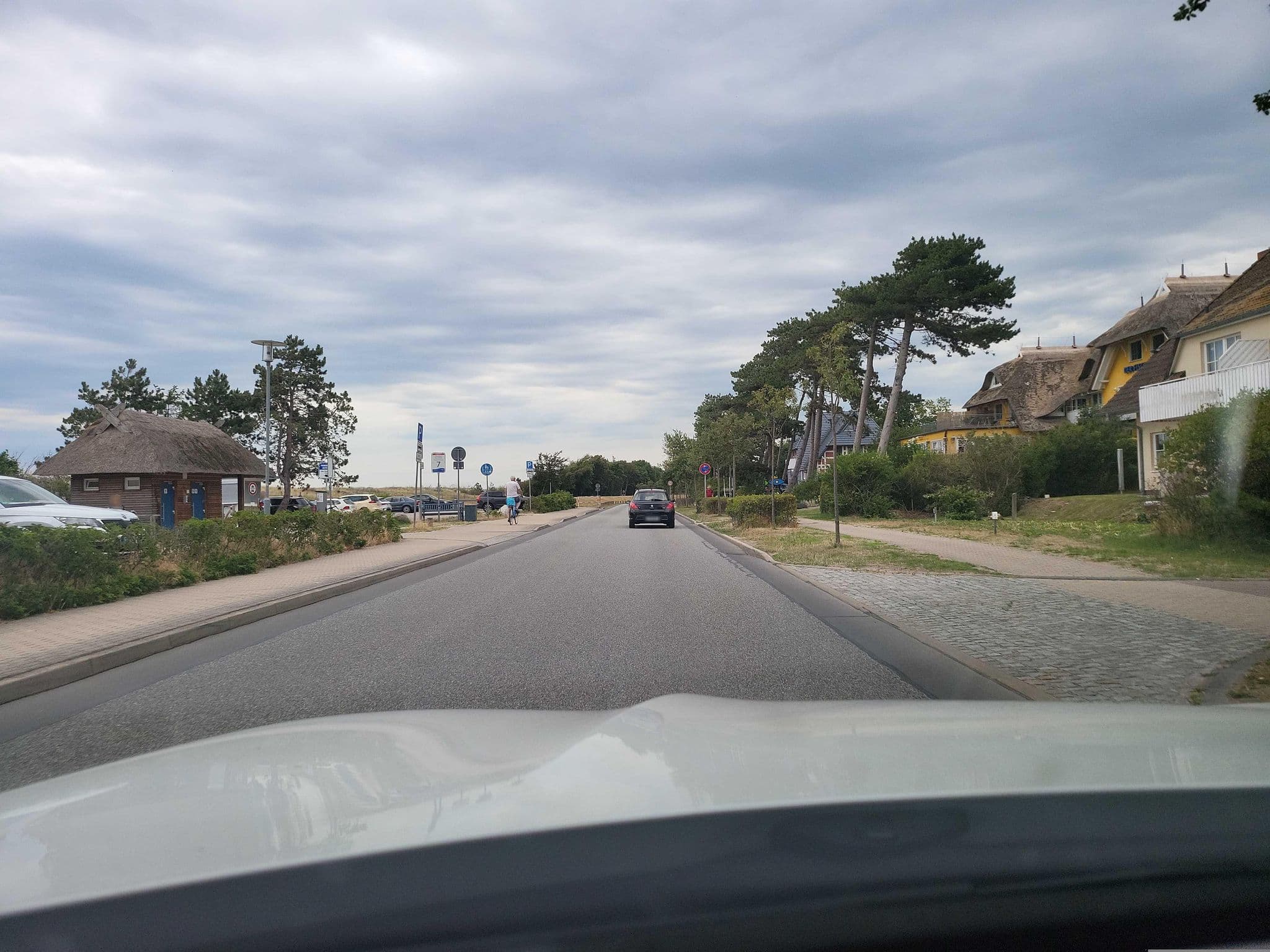 Street view near Romantik Hotel Namenlos, Born — © DerMaster0815 (CC BY-SA · Mapillary)