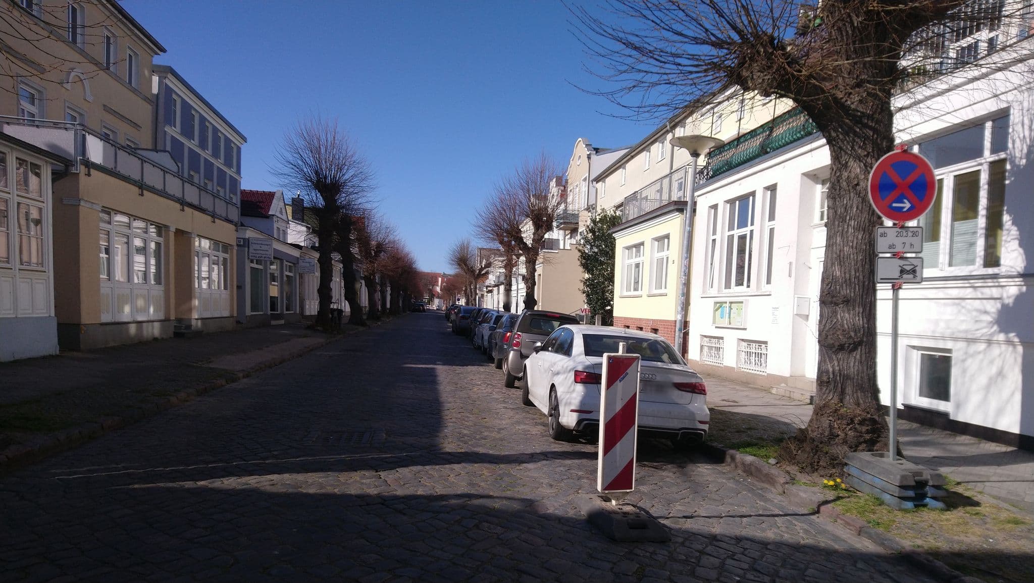 Street view near Appartmentvermietung Papstein Hotel, Warnemünde — © 8of9 (CC BY-SA · Mapillary)