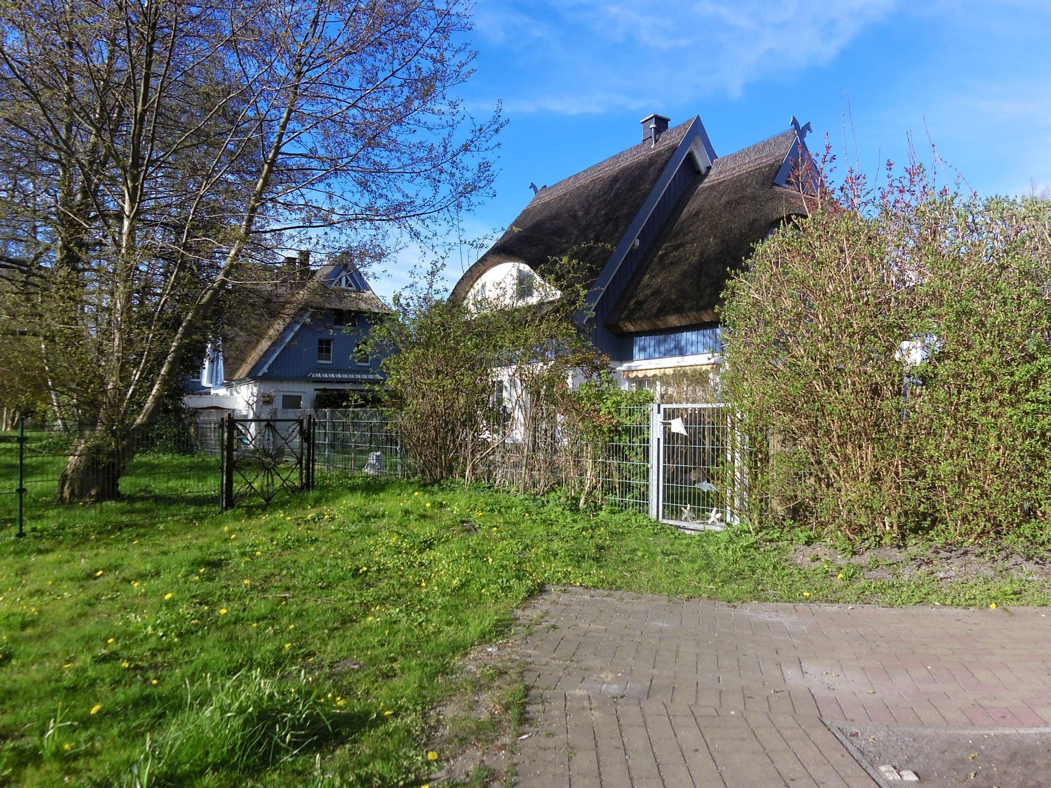 Street view near Julia, Zingst — © zoegglmeyr (CC BY-SA · Mapillary)