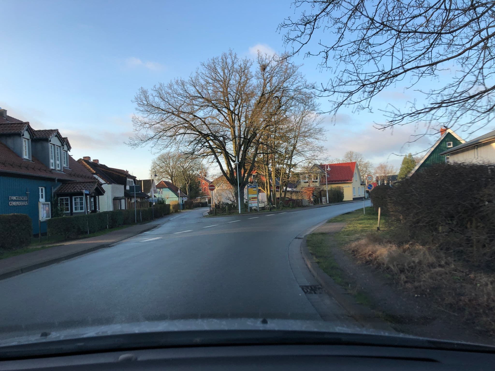 Street view near Haus Am Deich Inh. Uwe Hass Pension, Ostseebad Prerow — © bejotel (CC BY-SA · Mapillary)