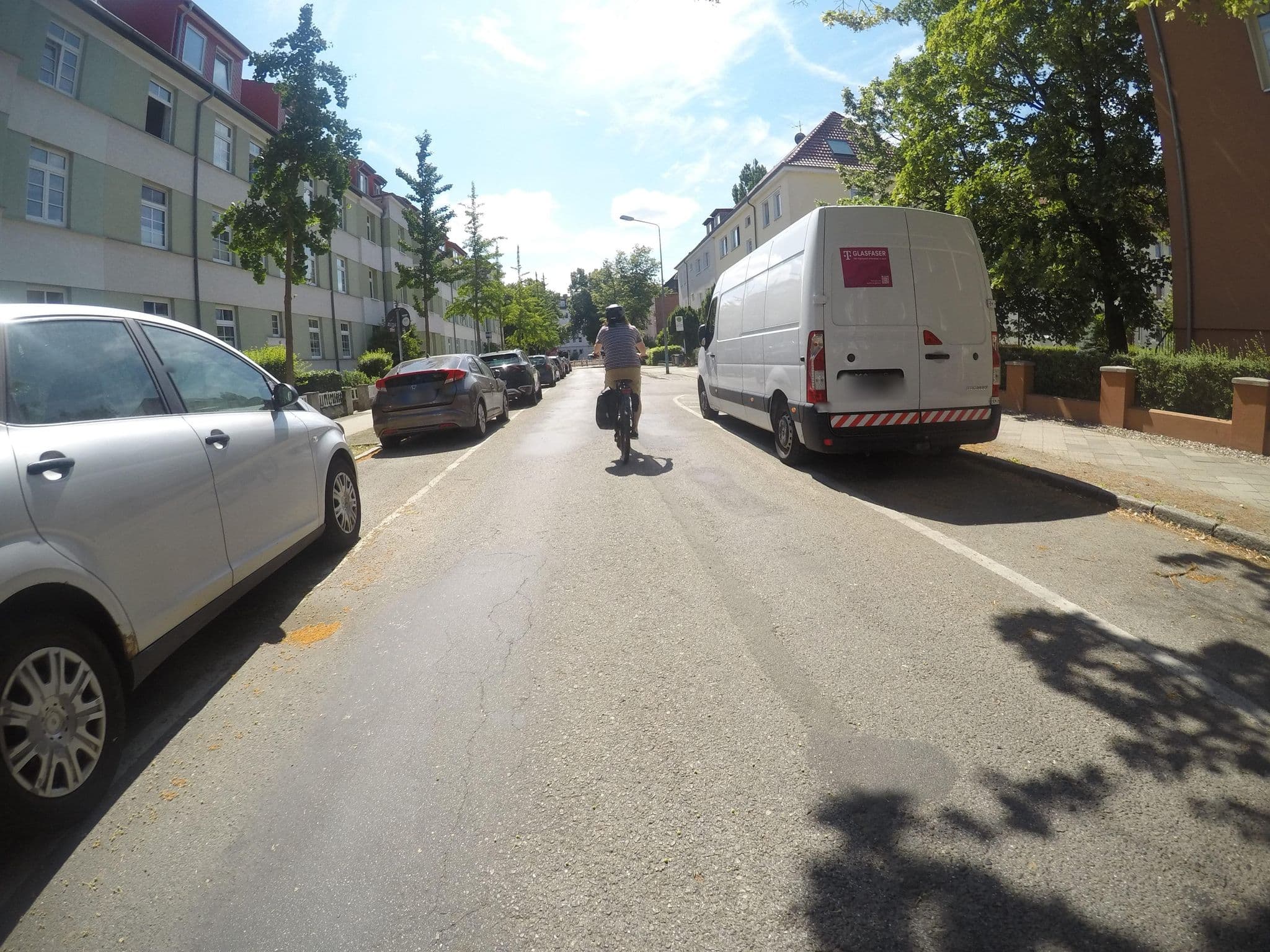 Street view near Haus Hühnergott, Warnemünde — © mfa (CC BY-SA · Mapillary)
