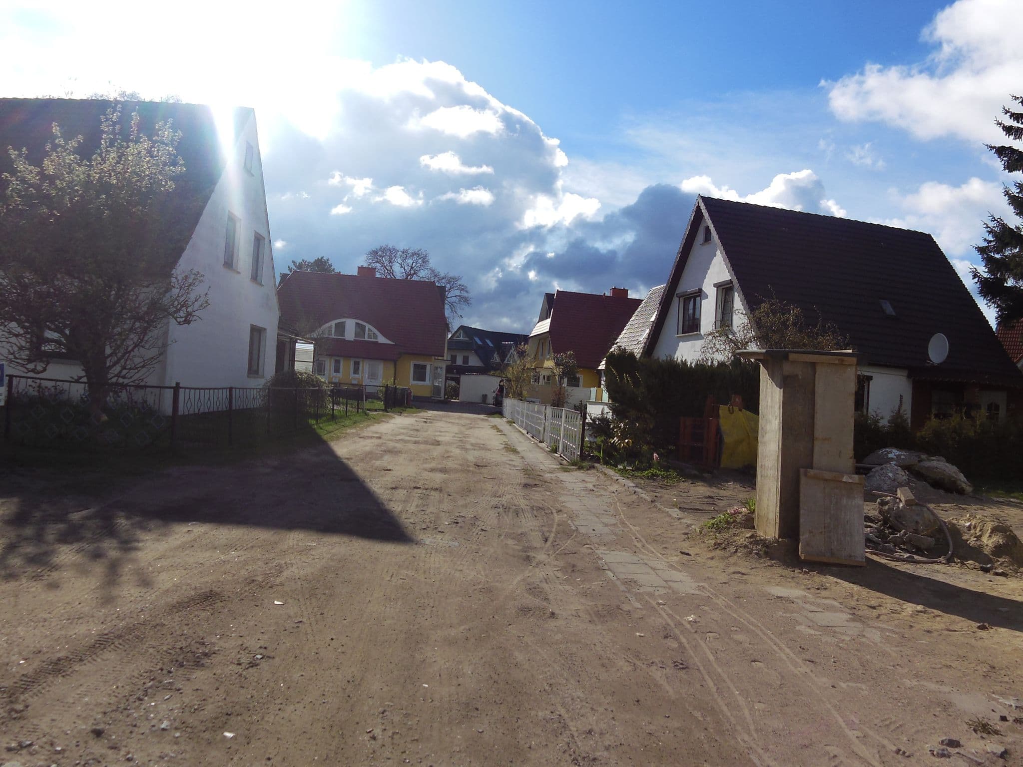 Street view near Zimmervermietung in Ostseeheilbad Zingst, Zingst — © zoegglmeyr (CC BY-SA · Mapillary)