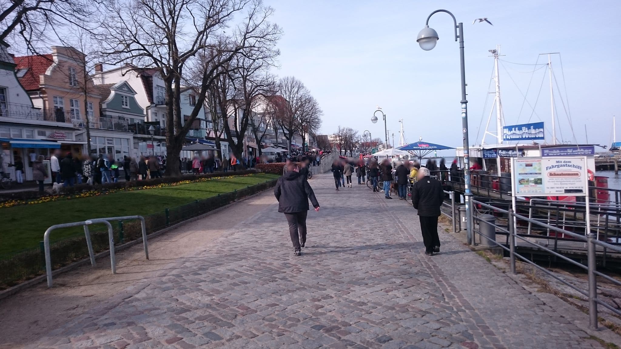 Street view near Hotel und Restaurant Herr Ober, Warnemünde — © thx (CC BY-SA · Mapillary)