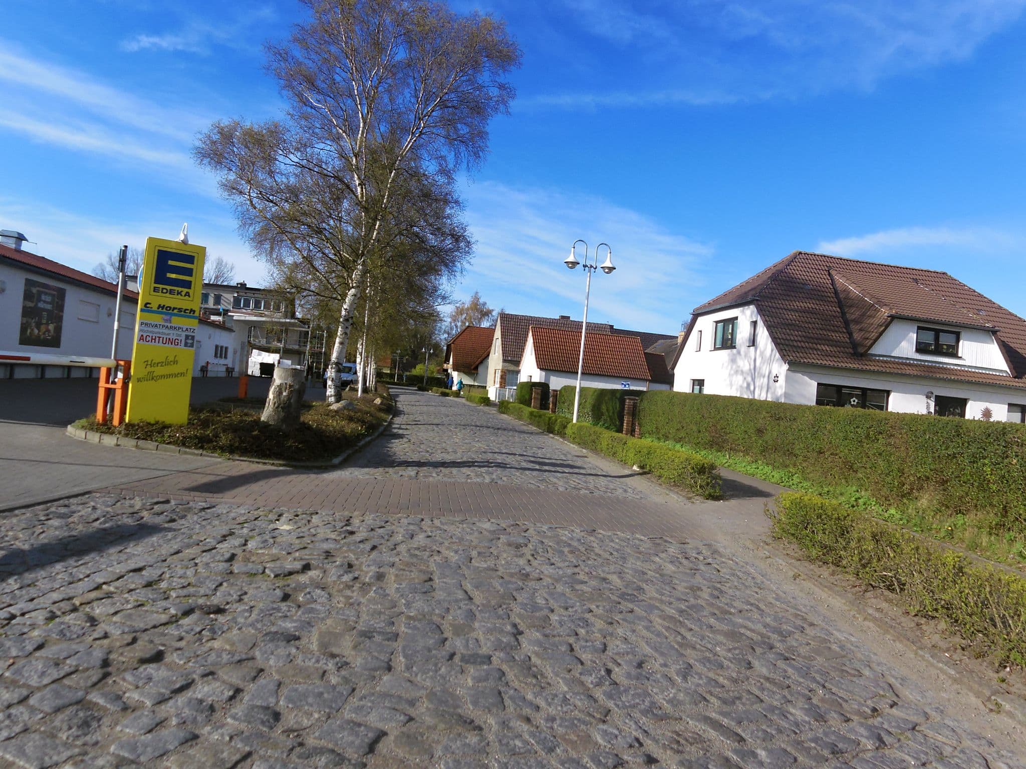 Street view near LieblingsPlatz Zingst, Zingst — © zoegglmeyr (CC BY-SA · Mapillary)