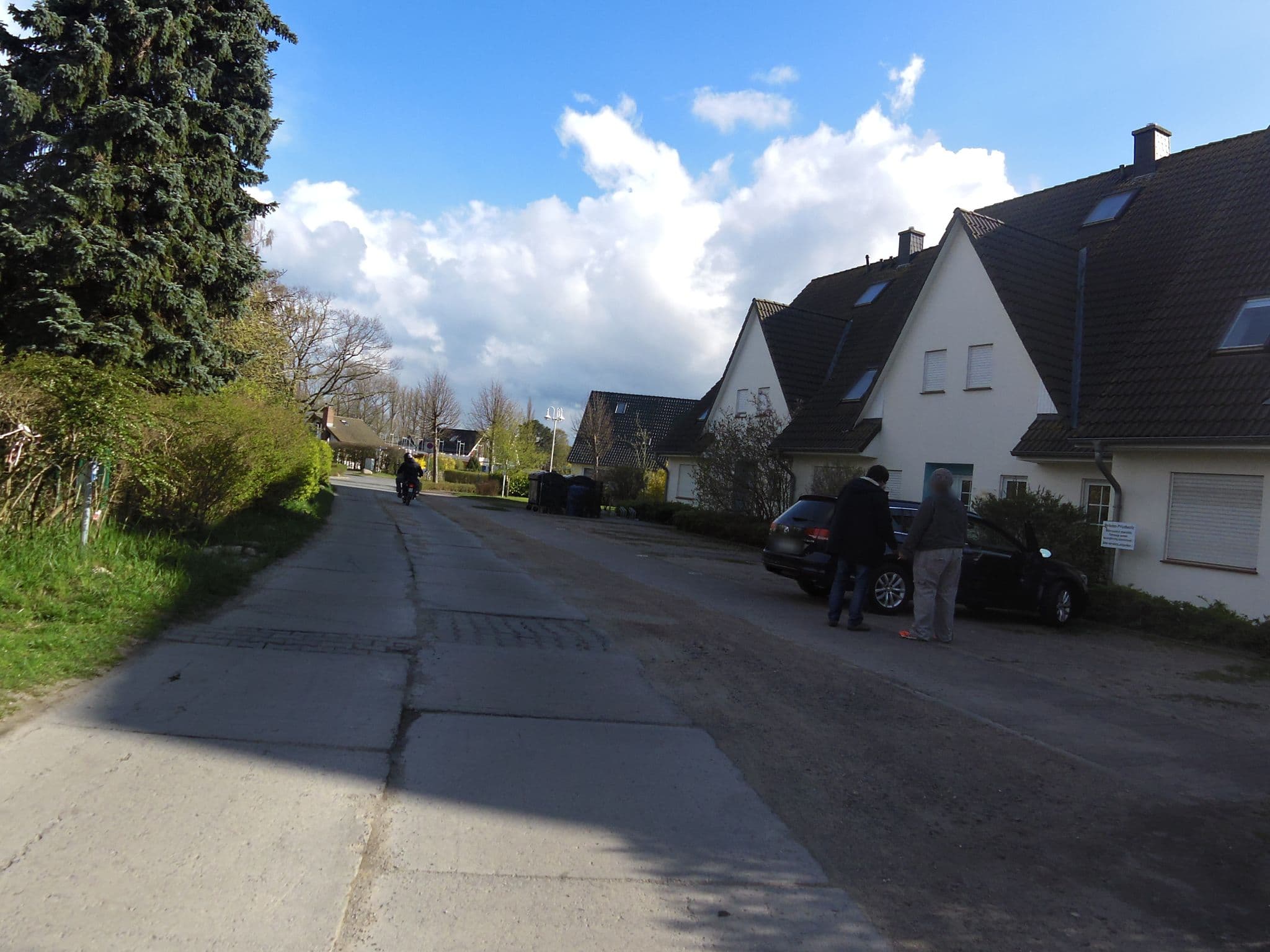 Street view near Haus Kranich II, Zingst — © zoegglmeyr (CC BY-SA · Mapillary)