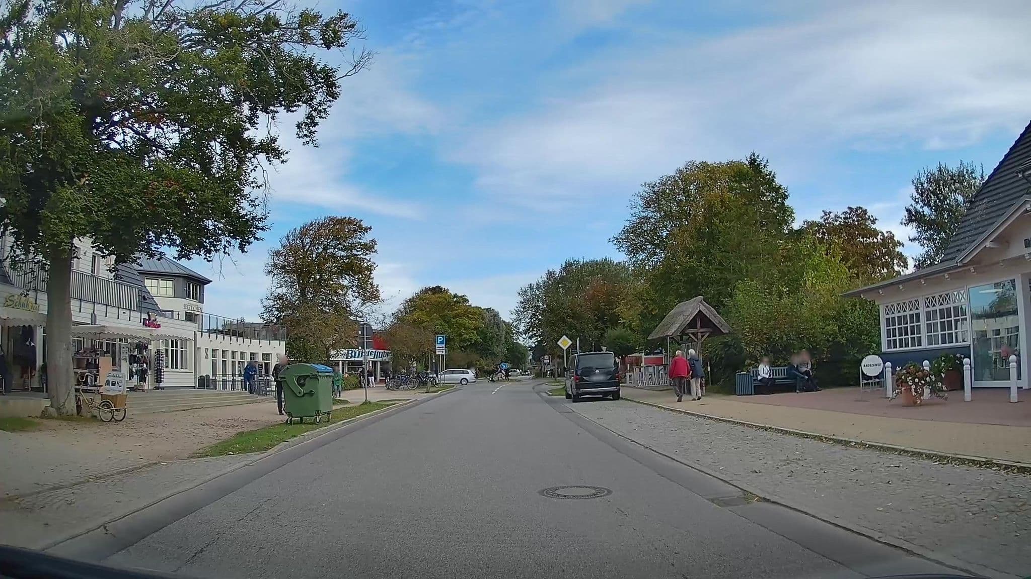 Street view near Blaues Haus, Born — © hendel (CC BY-SA · Mapillary)