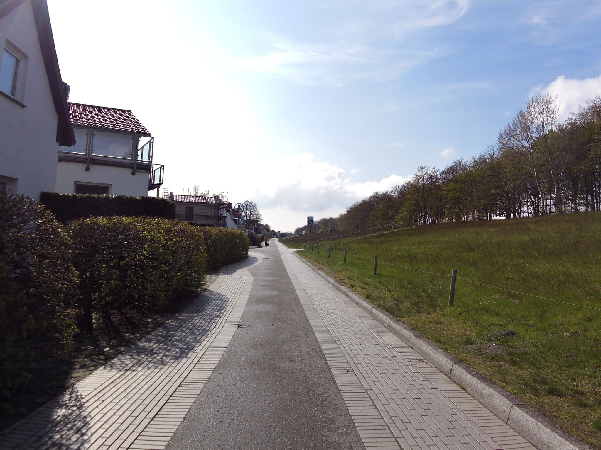 Street view near Villa Dünenblick, Zingst — © zoegglmeyr (CC BY-SA · Mapillary)
