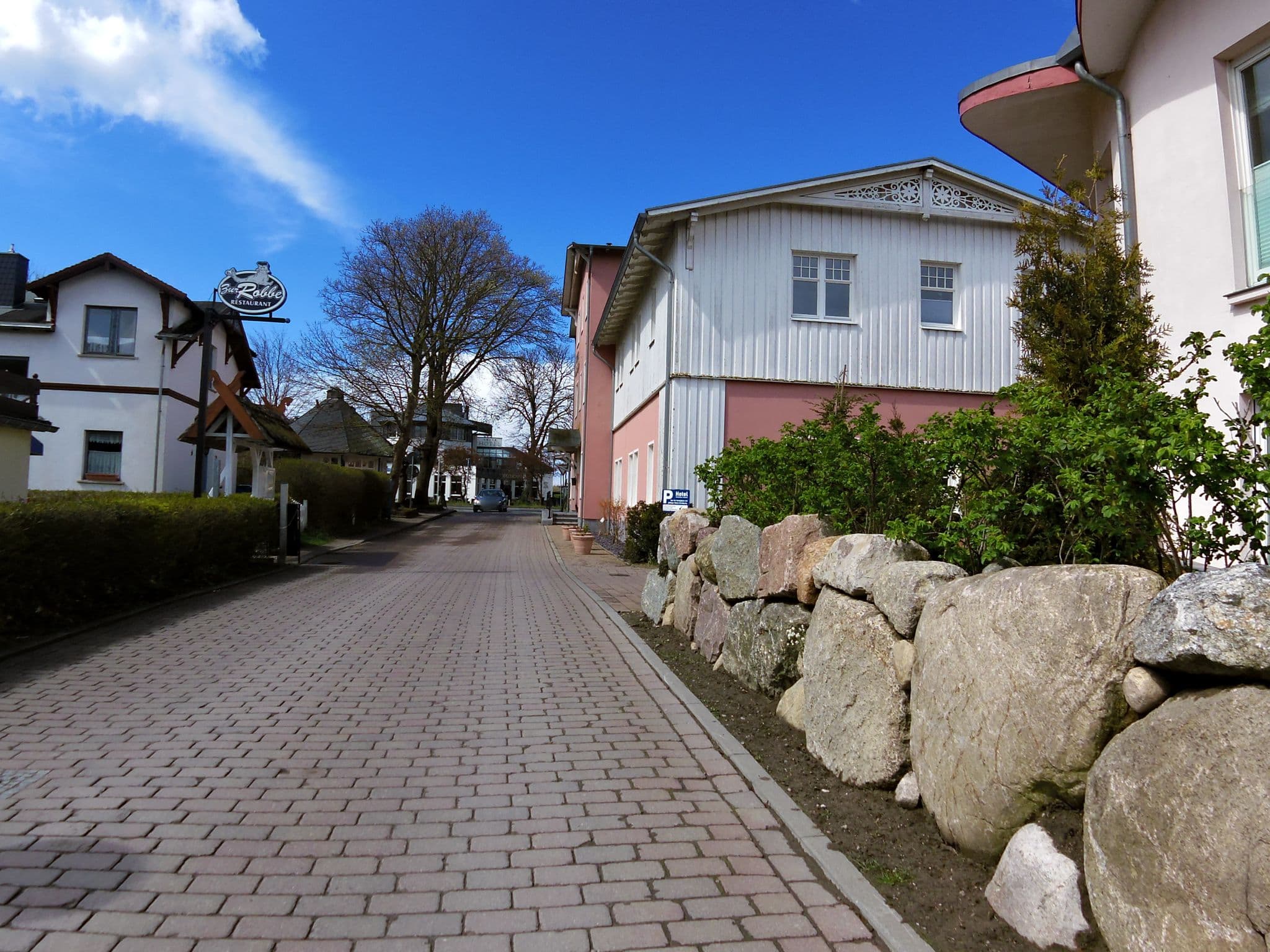 Street view near Sorau Hotel und Gaststättenbetriebsgesellschaft, Born — © zoegglmeyr (CC BY-SA · Mapillary)
