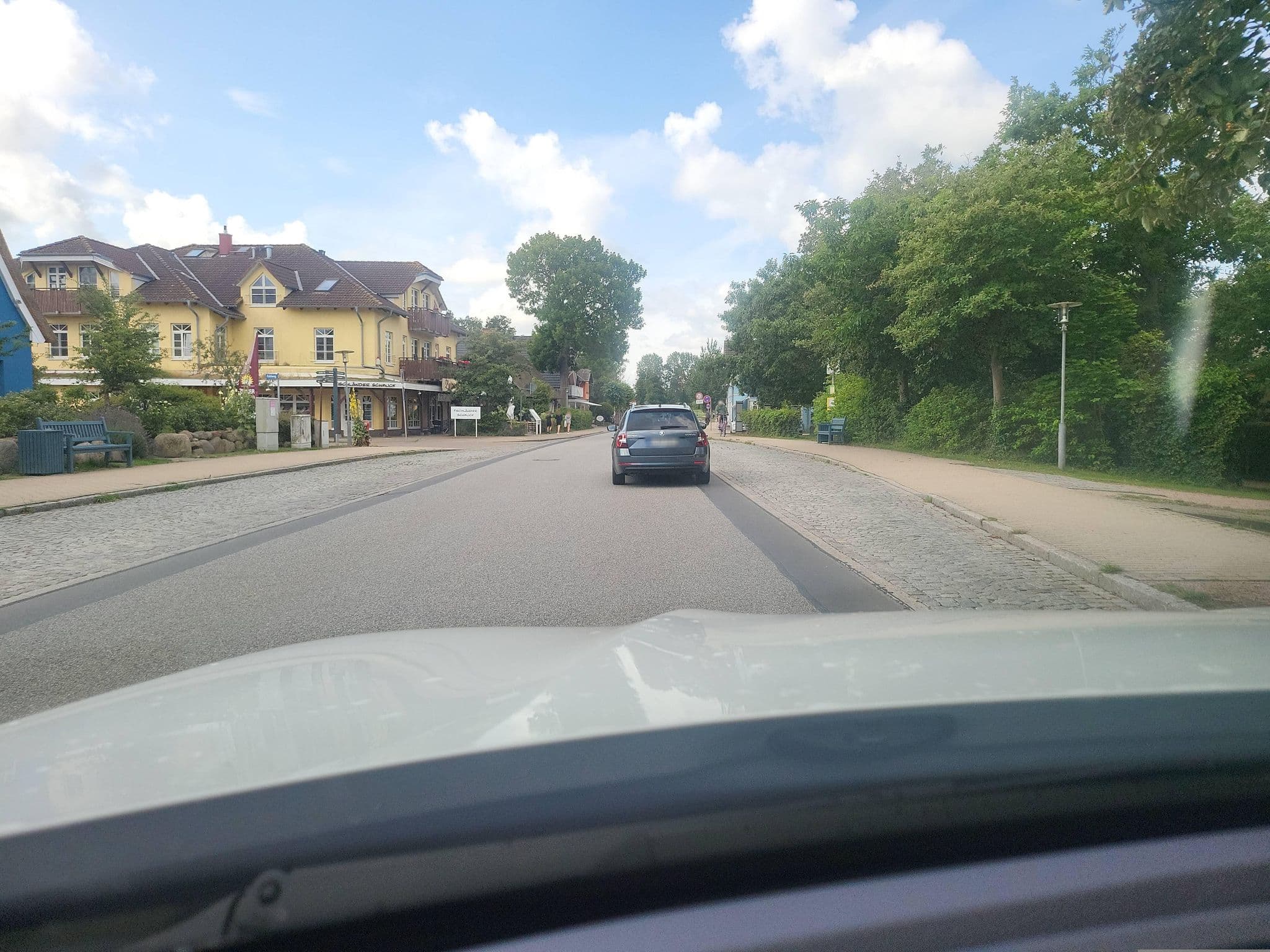 Street view near Zimmervermittlung Ahrenshooper Ferien, Born — © DerMaster0815 (CC BY-SA · Mapillary)