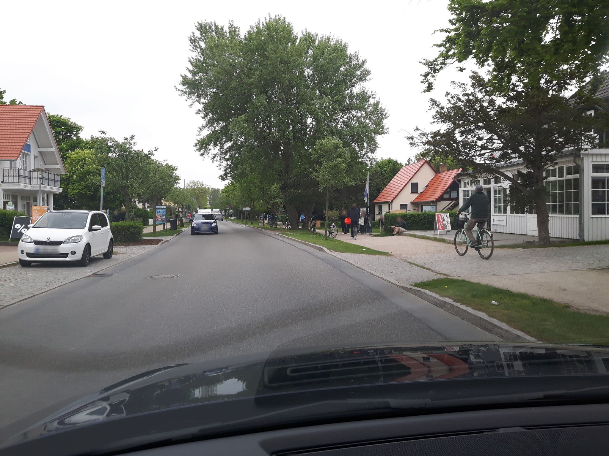 Street view near Ferienwohnung im Blauen Haus, Born — © changchun1 (CC BY-SA · Mapillary)