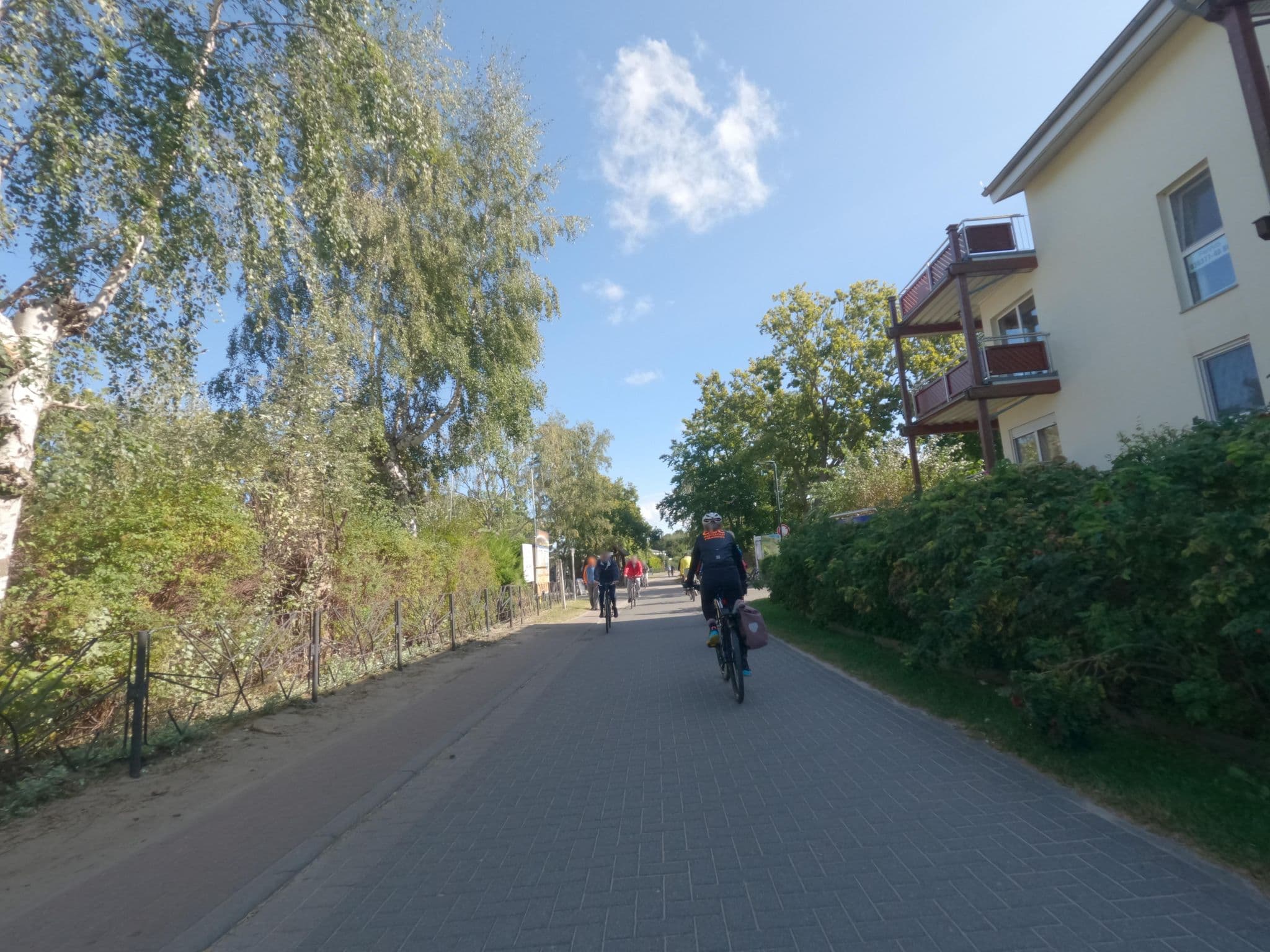 Street view near Ferienwohnung Henri - Usedom, Koserow — © masterofnoroad (CC BY-SA · Mapillary)