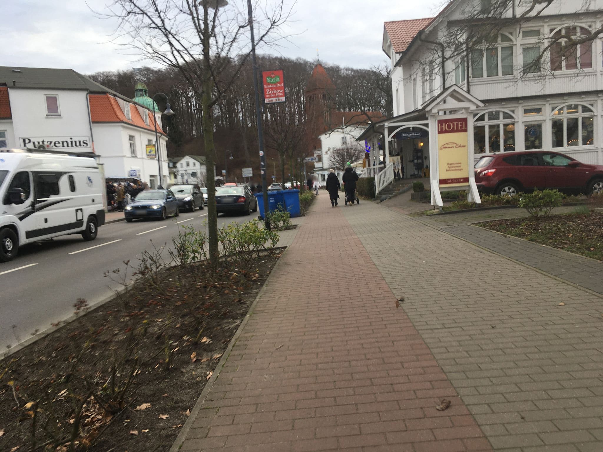 Street view near Glasner Hotel & Gastronomie GmbH Hotel Getreuer Eckart, Ostseebad Binz — © changchun1 (CC BY-SA · Mapillary)