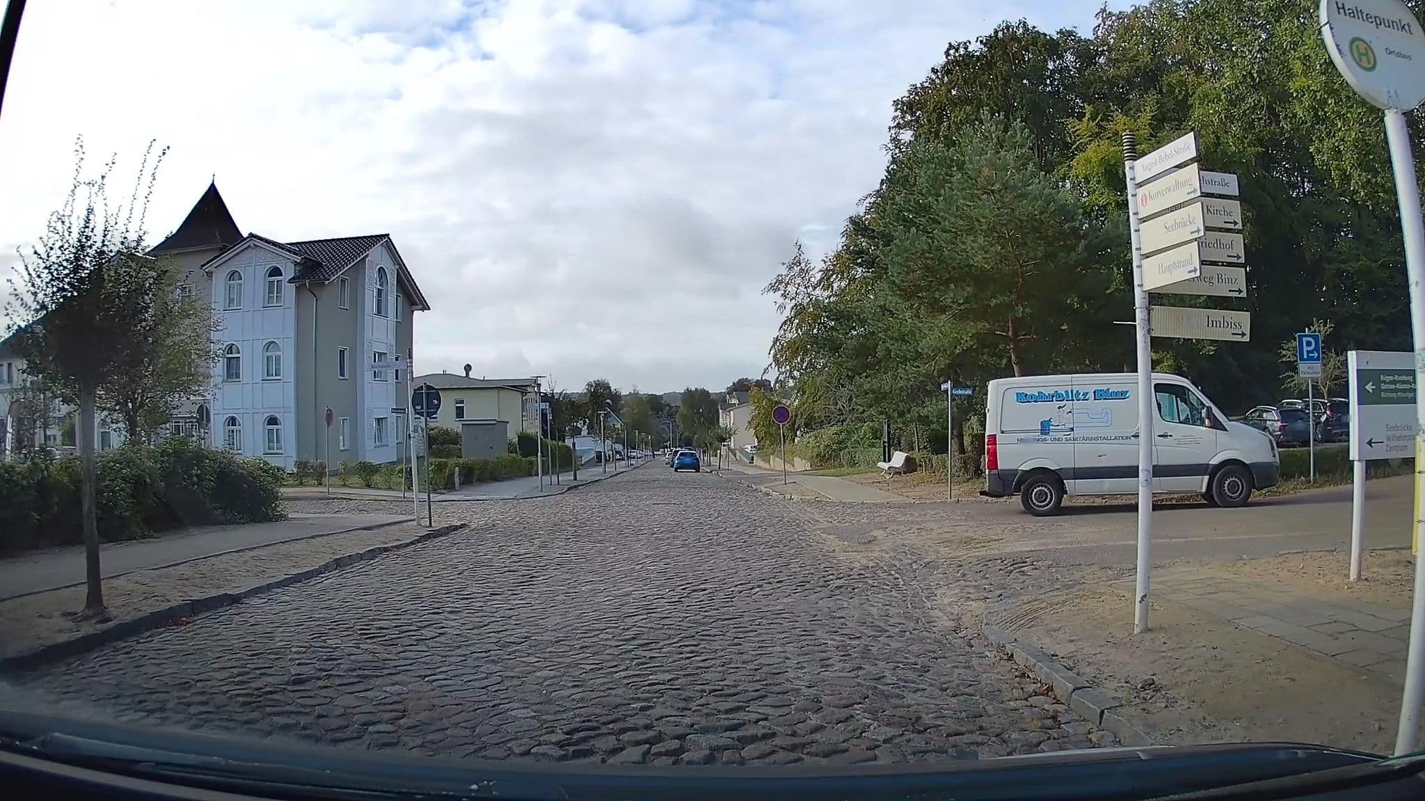 Street view near Haus Baltic Sellin by Rujana, Sellin — © hendel (CC BY-SA · Mapillary)