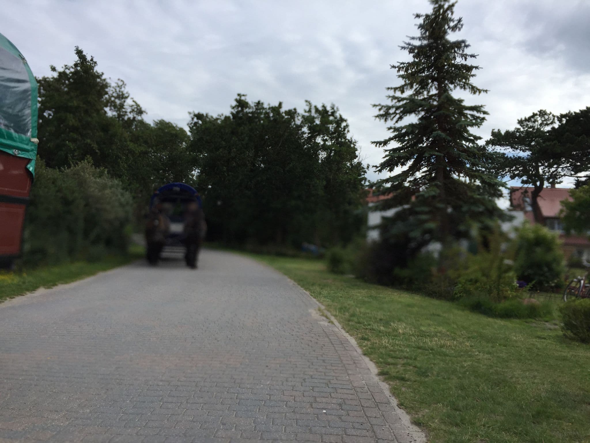 Street view near Haus Zeesenboot Ferienwohnung Lee, Hiddensee — © vicval (CC BY-SA · Mapillary)