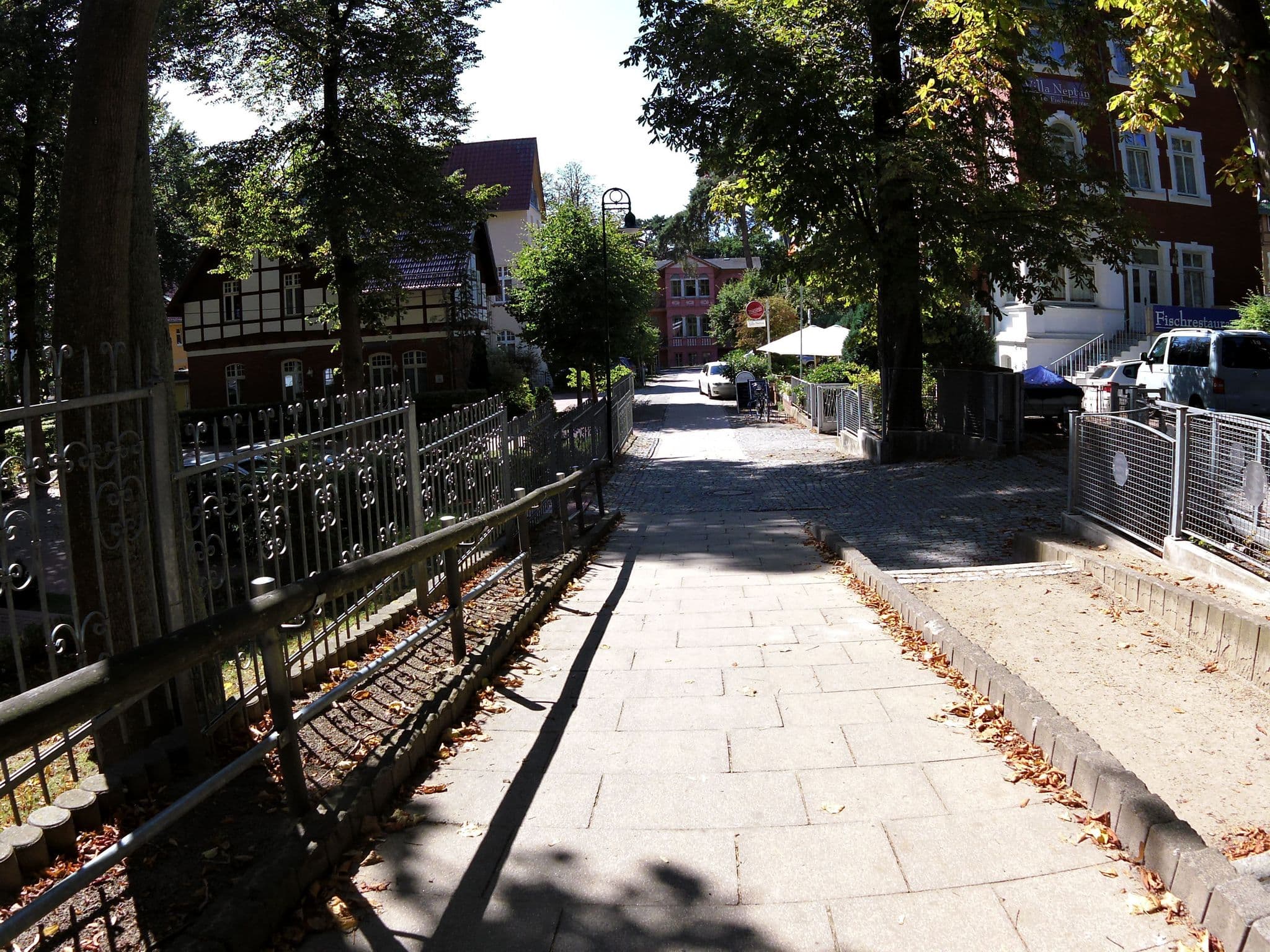 Street view near Haus Kogge Usedom, Seebad Heringsdorf — © zoegglmeyr (CC BY-SA · Mapillary)