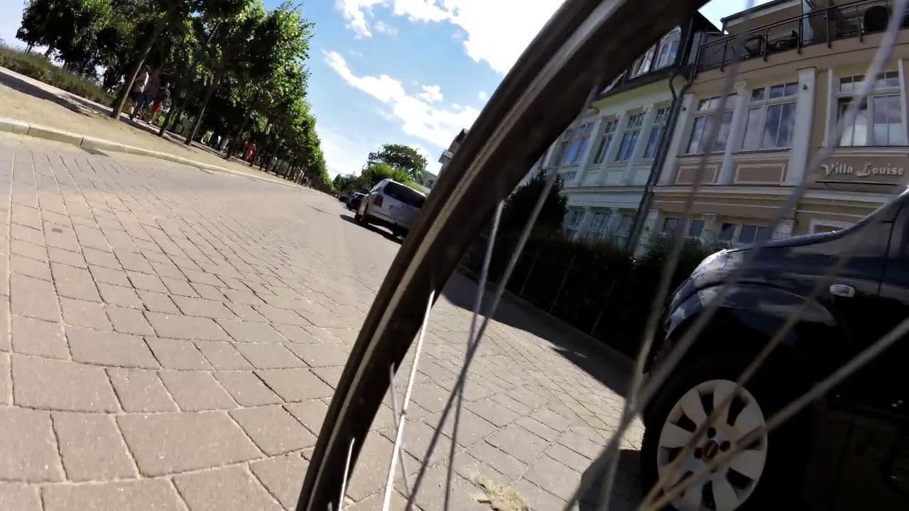 Street view near Haus Henriette Ferienwohnungen, Seebad Heringsdorf — © masterofnoroad (CC BY-SA · Mapillary)