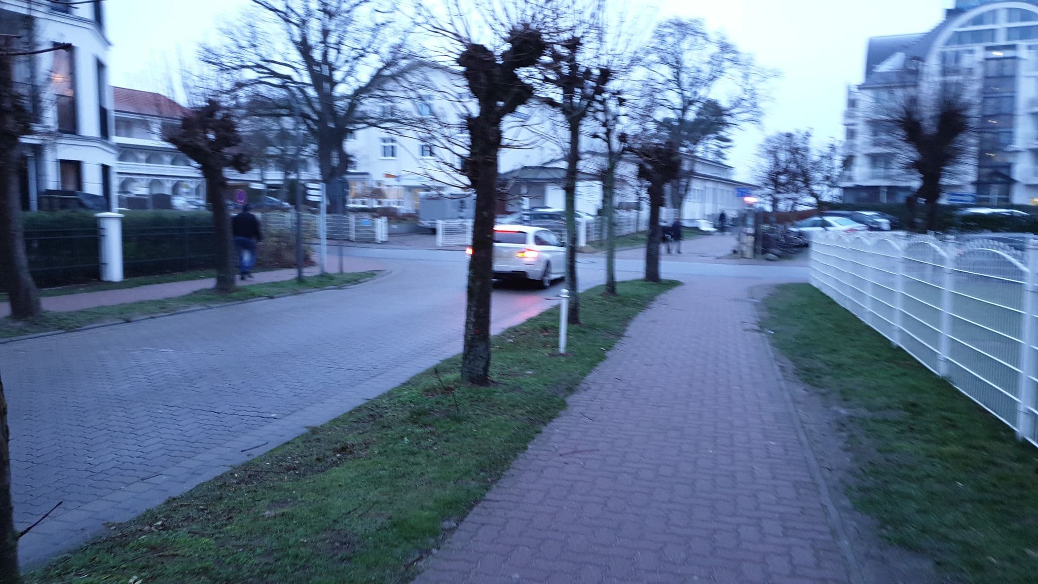 Street view near Villa Poseidon, Ostseebad Binz — © changchun1 (CC BY-SA · Mapillary)