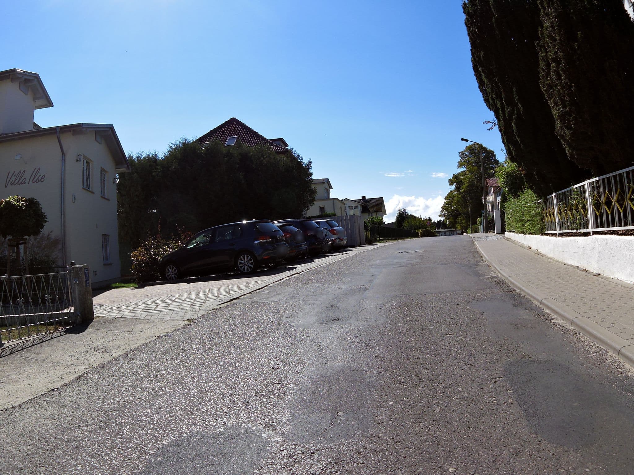 Street view near Pension Mittag Inh. Hans-Jürgen Mittag, Seebad Heringsdorf — © zoegglmeyr (CC BY-SA · Mapillary)