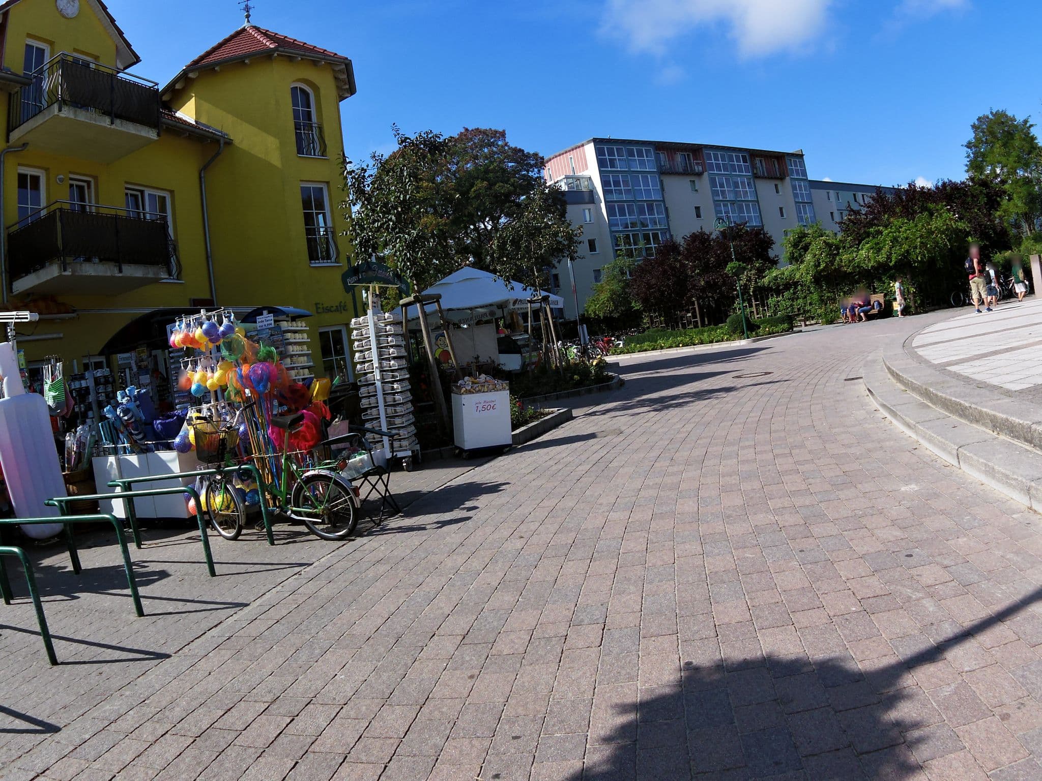 Street view near Strand Residenz Karlshagen, Karlshagen — © zoegglmeyr (CC BY-SA · Mapillary)