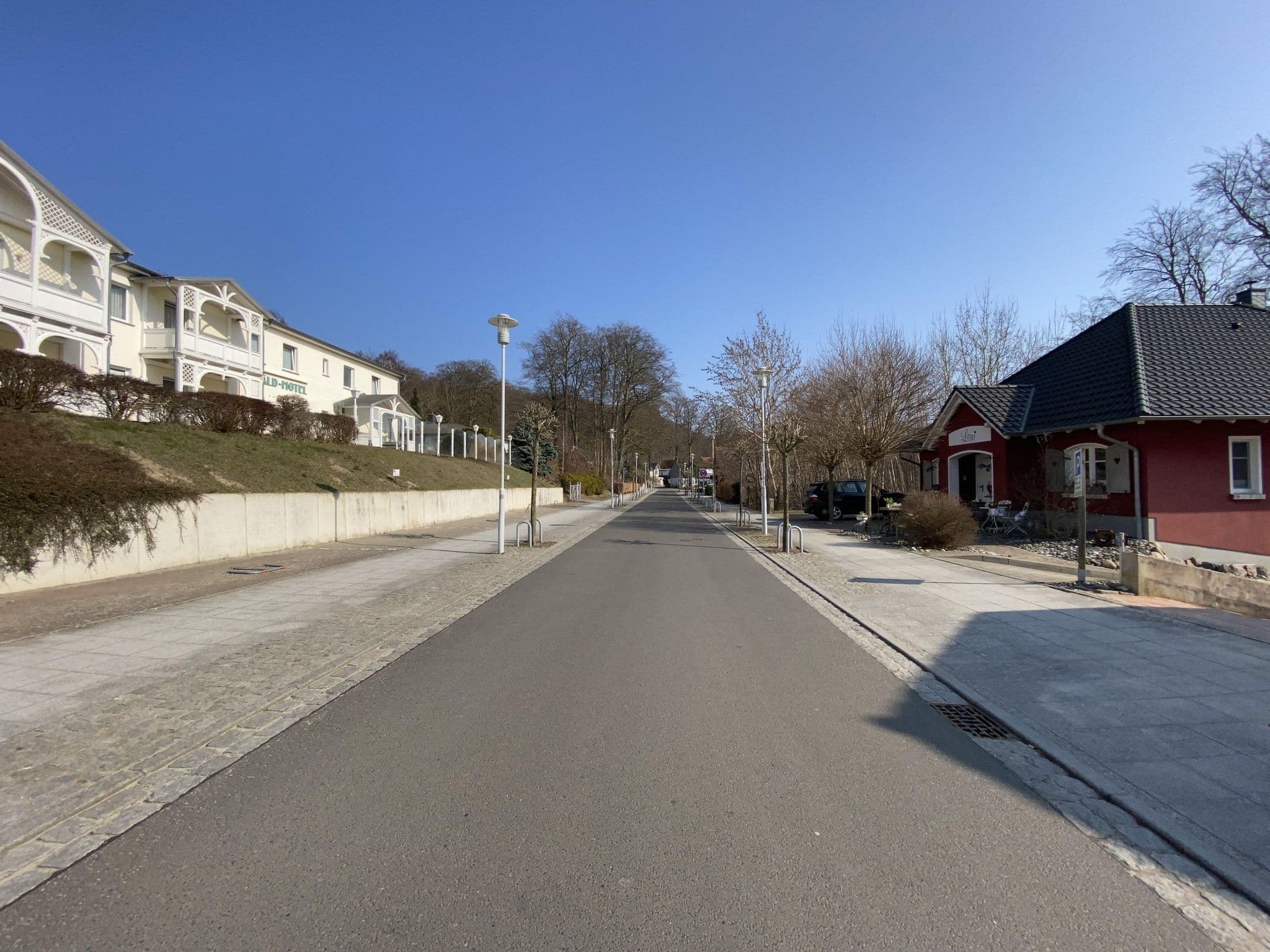 Street view near Wald-Hotel Sellin, Sellin — © eserte (CC BY-SA · Mapillary)